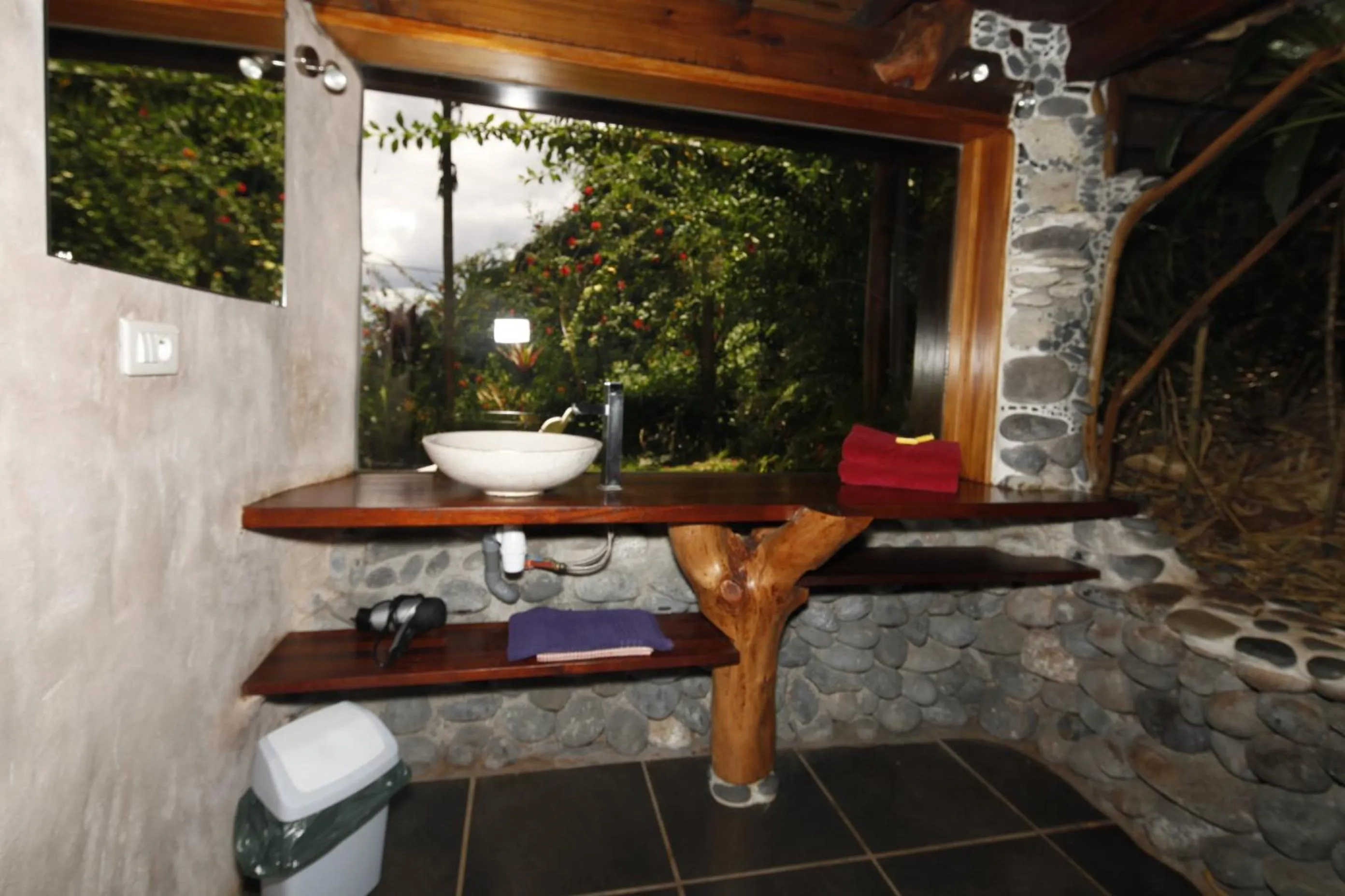 Bathroom in Vanira Lodge