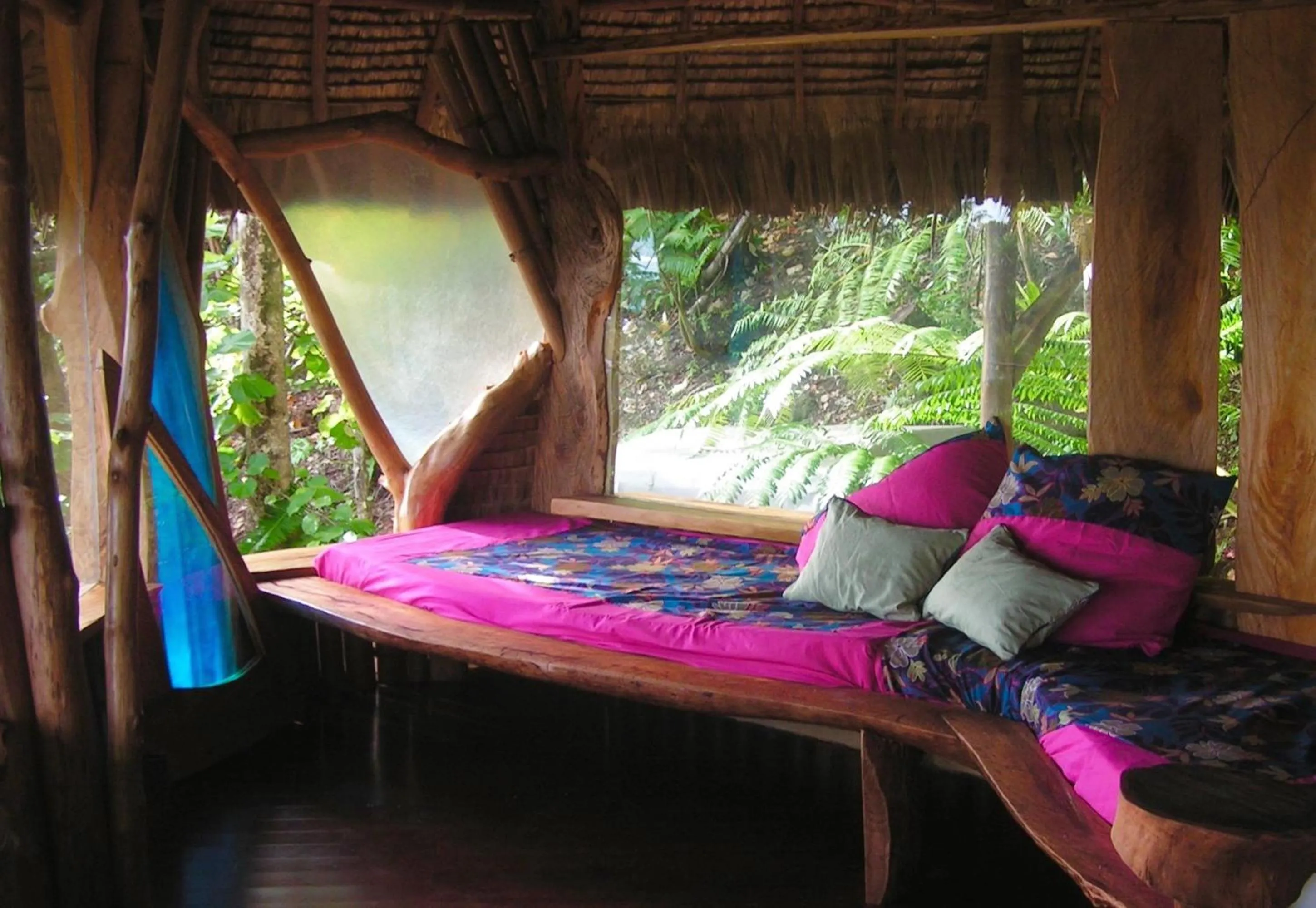 Living room, Bed in Vanira Lodge