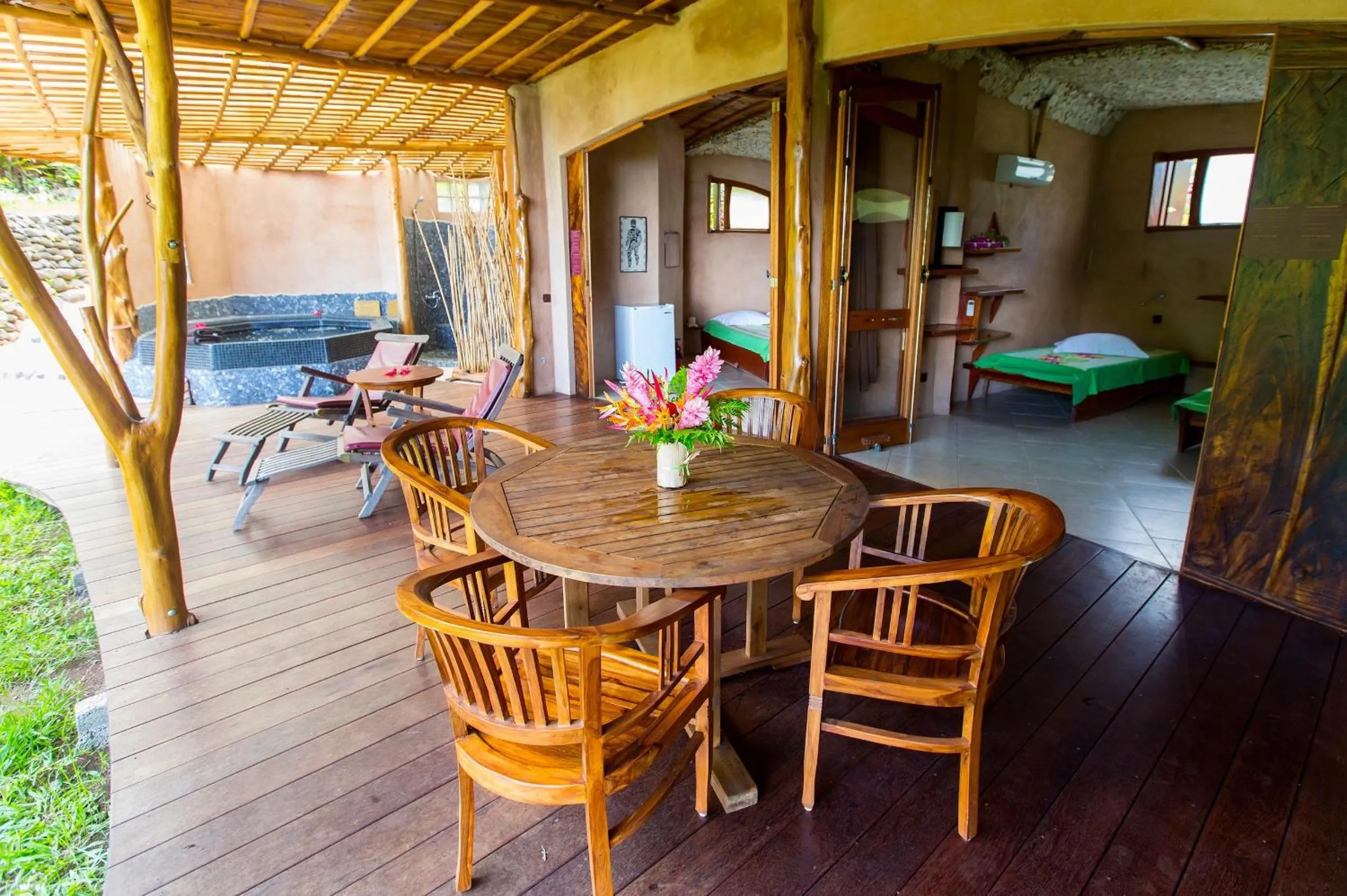 Shower in Vanira Lodge