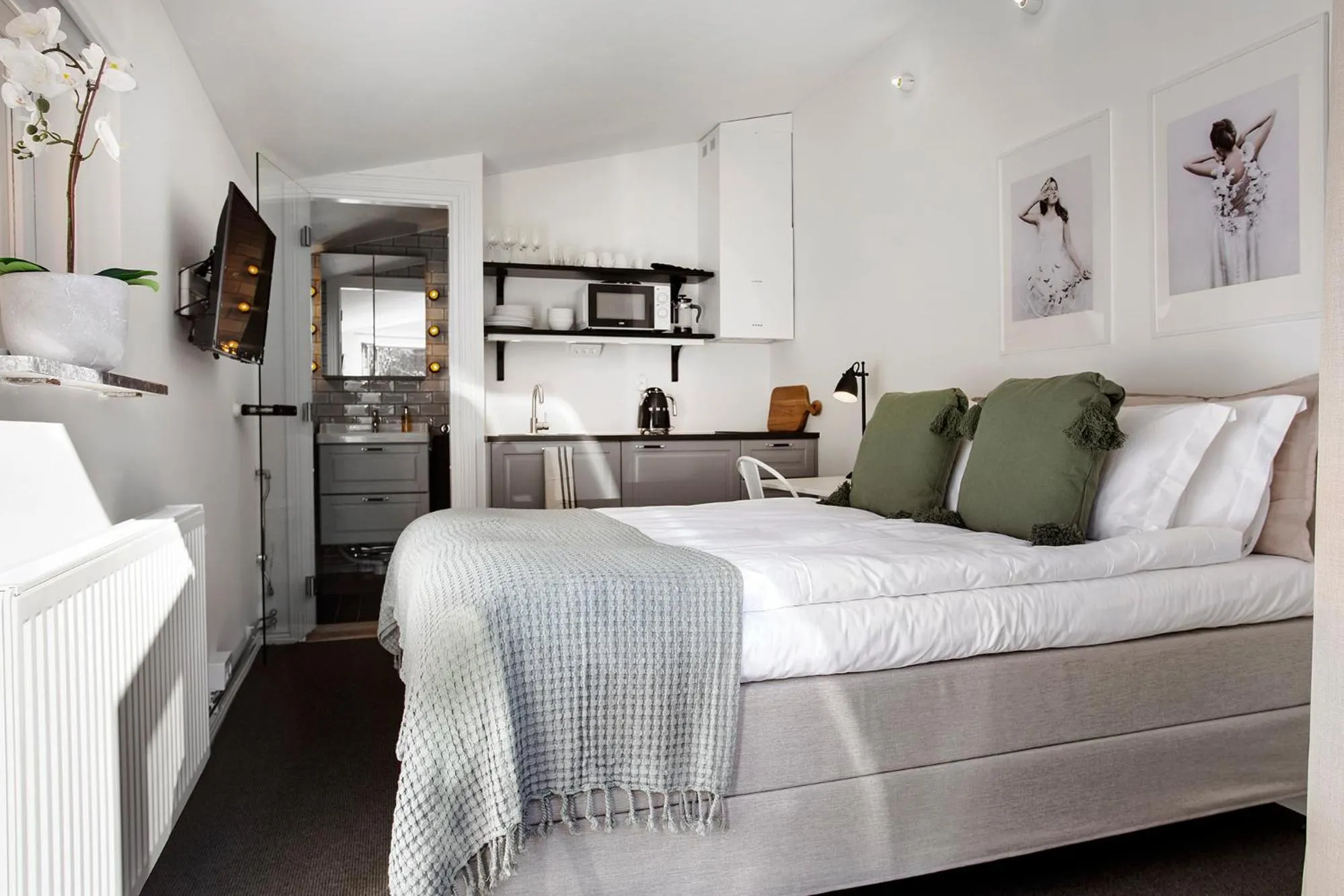 Photo of the whole room, Bed in WOW, Föreningsgatan 9