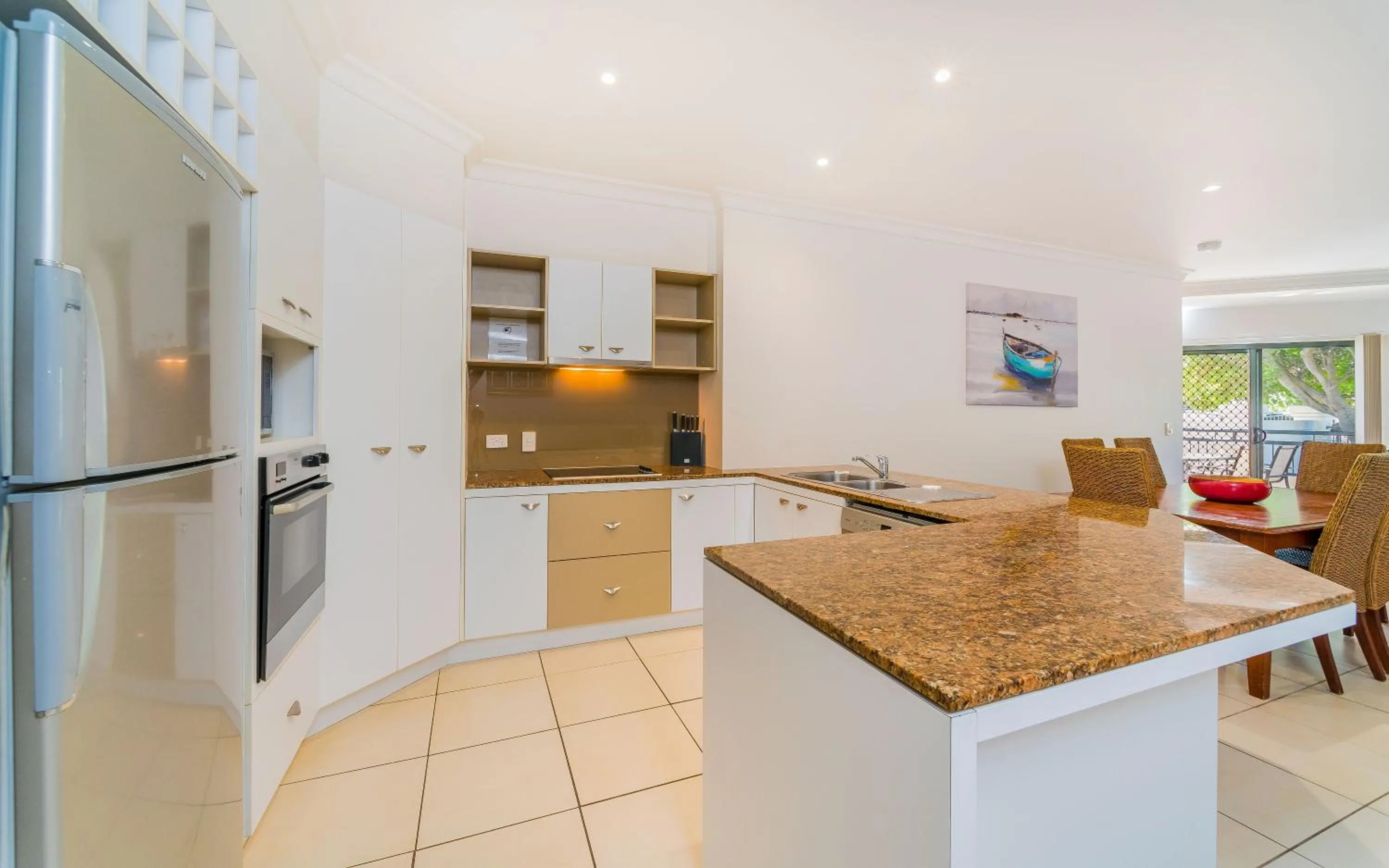 Kitchen or kitchenette in The Sands Resort at Yamba