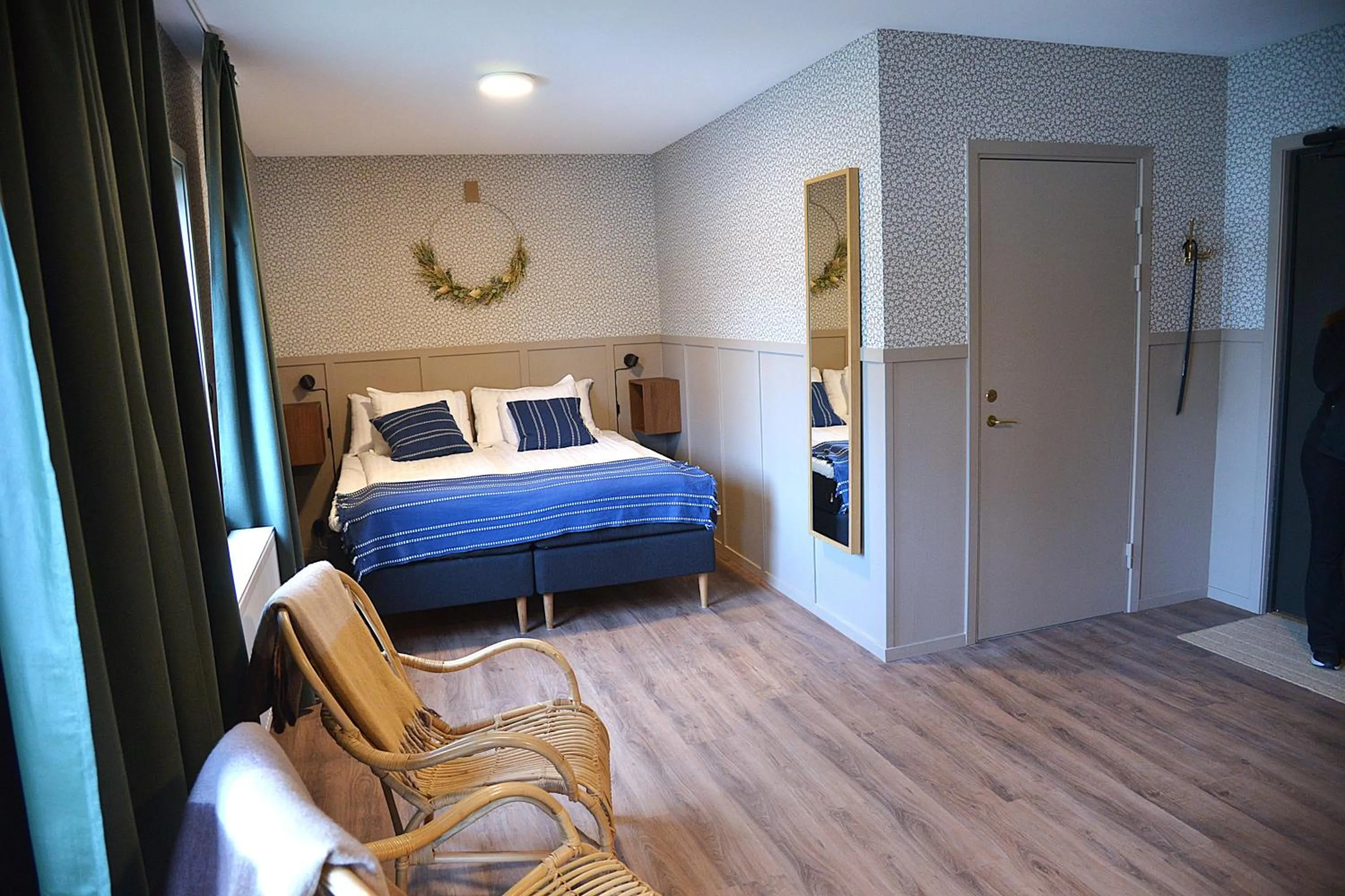 Photo of the whole room, Bed in Stiftsgården Tallnäs