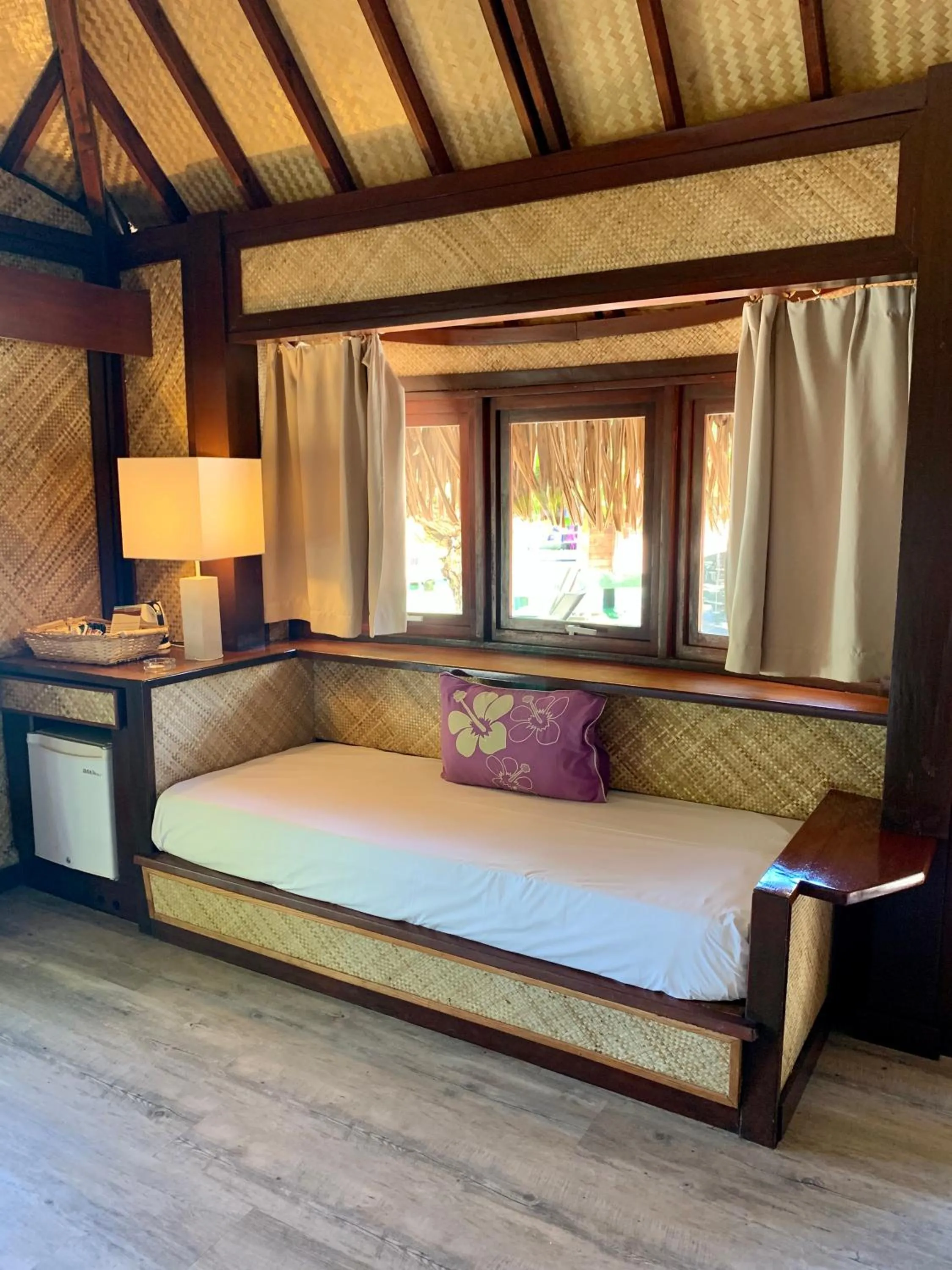 Seating area, Bed in Maitai Bora Bora