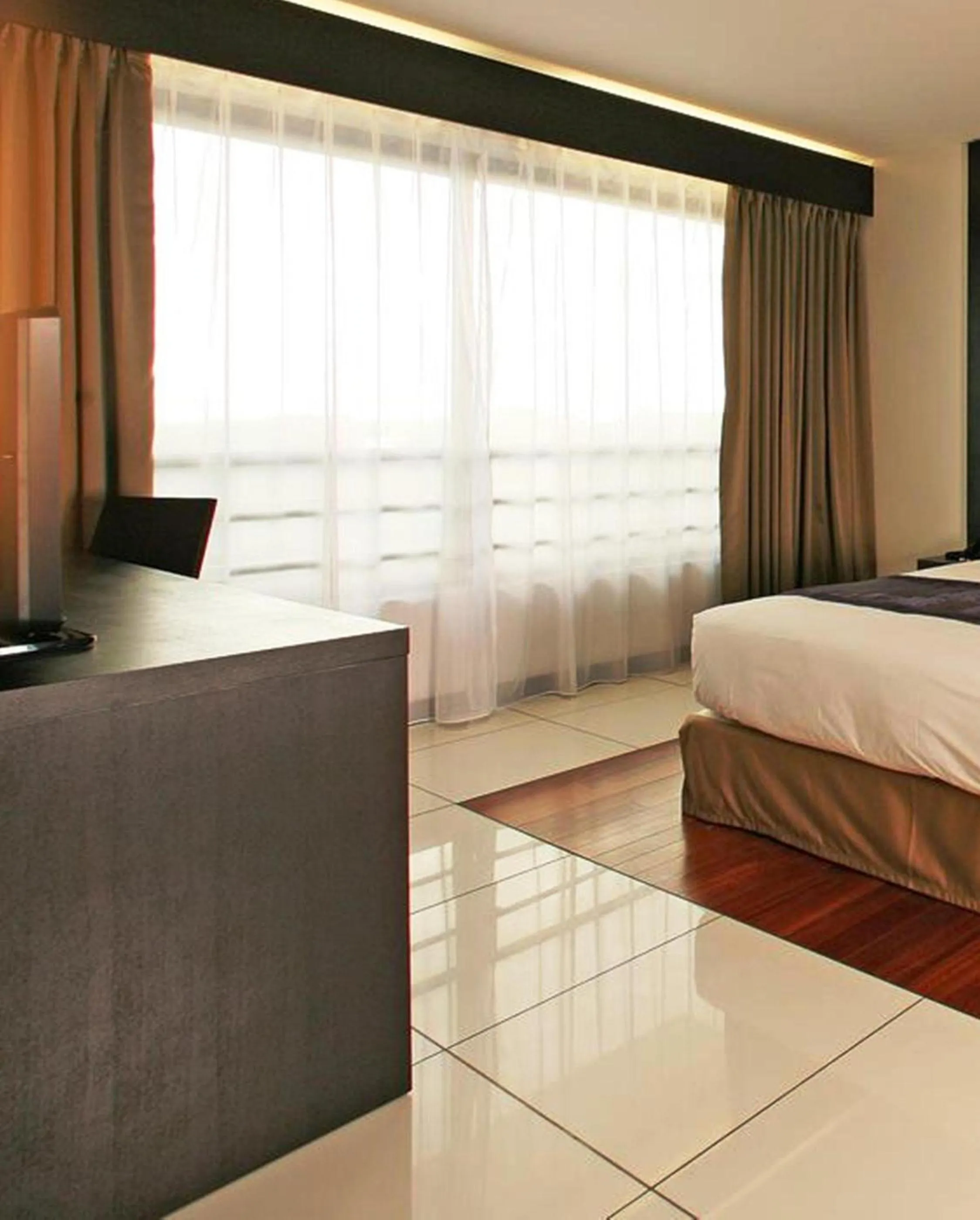 Photo of the whole room, Bed in Hotel Tahiti Nui