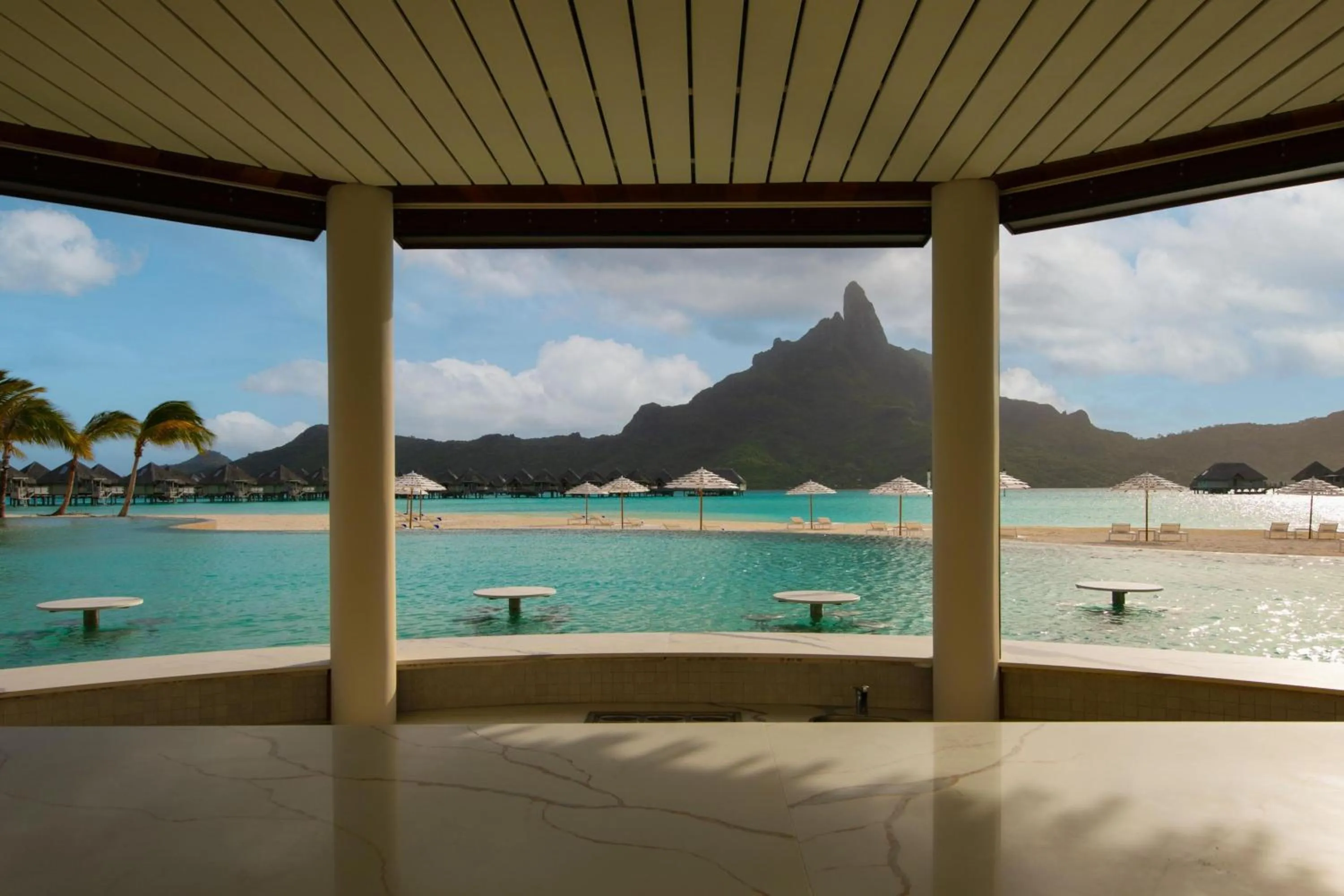 Swimming pool in Westin Bora Bora Resort & Spa