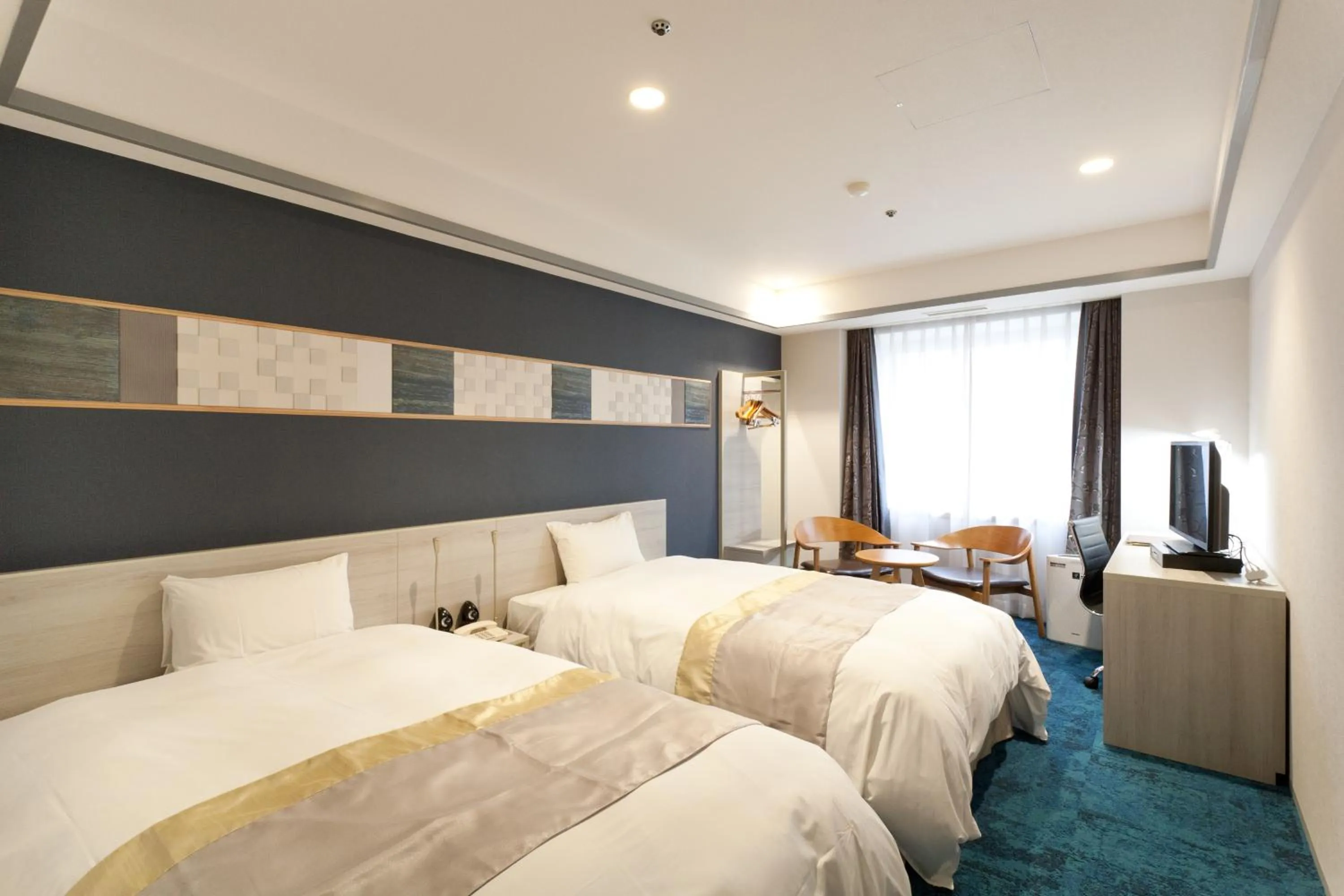 Photo of the whole room, Bed in Hotel Tokyo Garden Palace