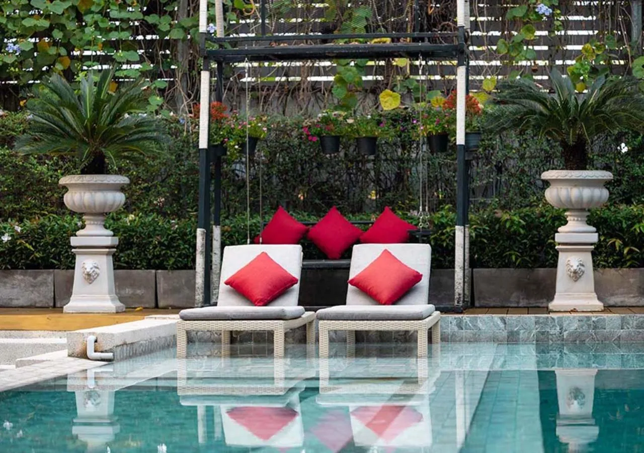 Swimming pool in Le Thatluang D'oR Boutique Hotel