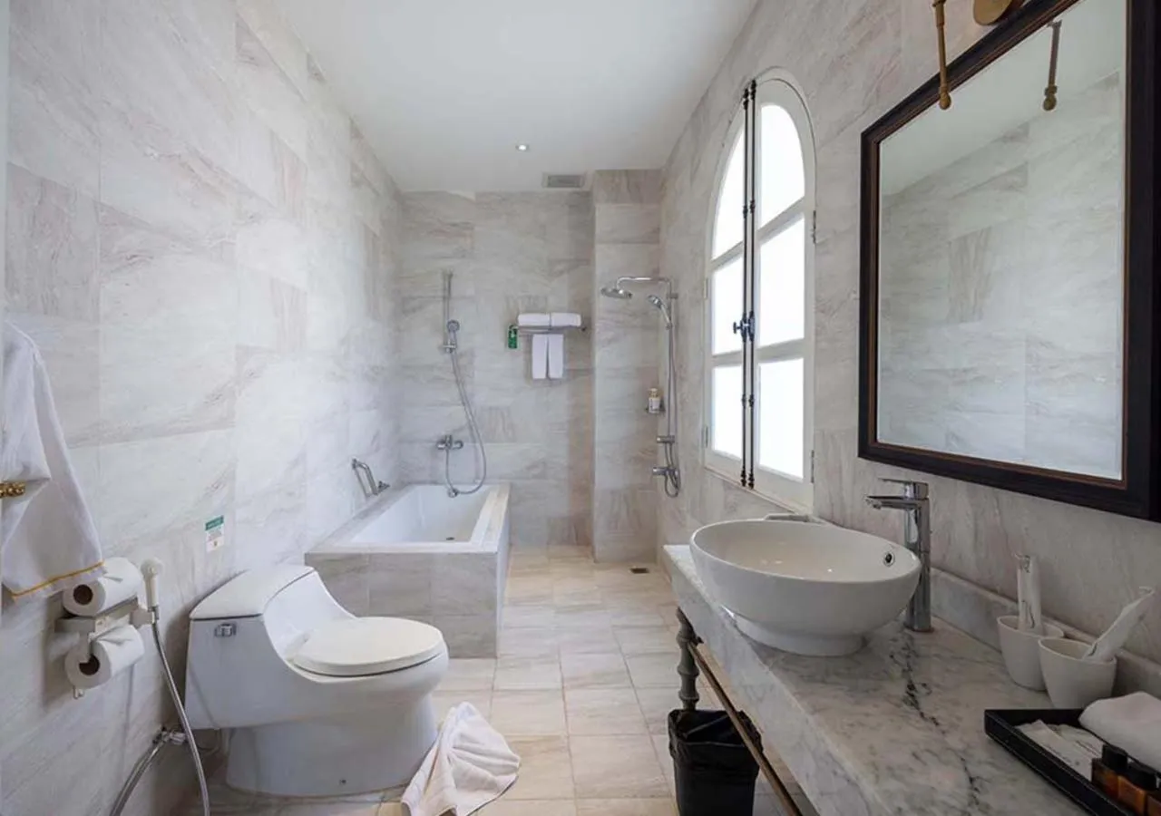 Bathroom in Le Thatluang D'oR Boutique Hotel