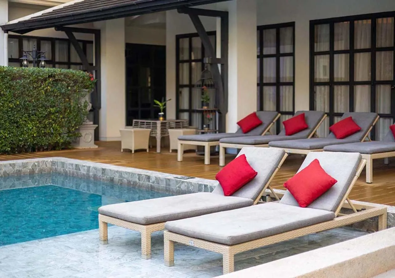 Swimming pool in Le Thatluang D'oR Boutique Hotel