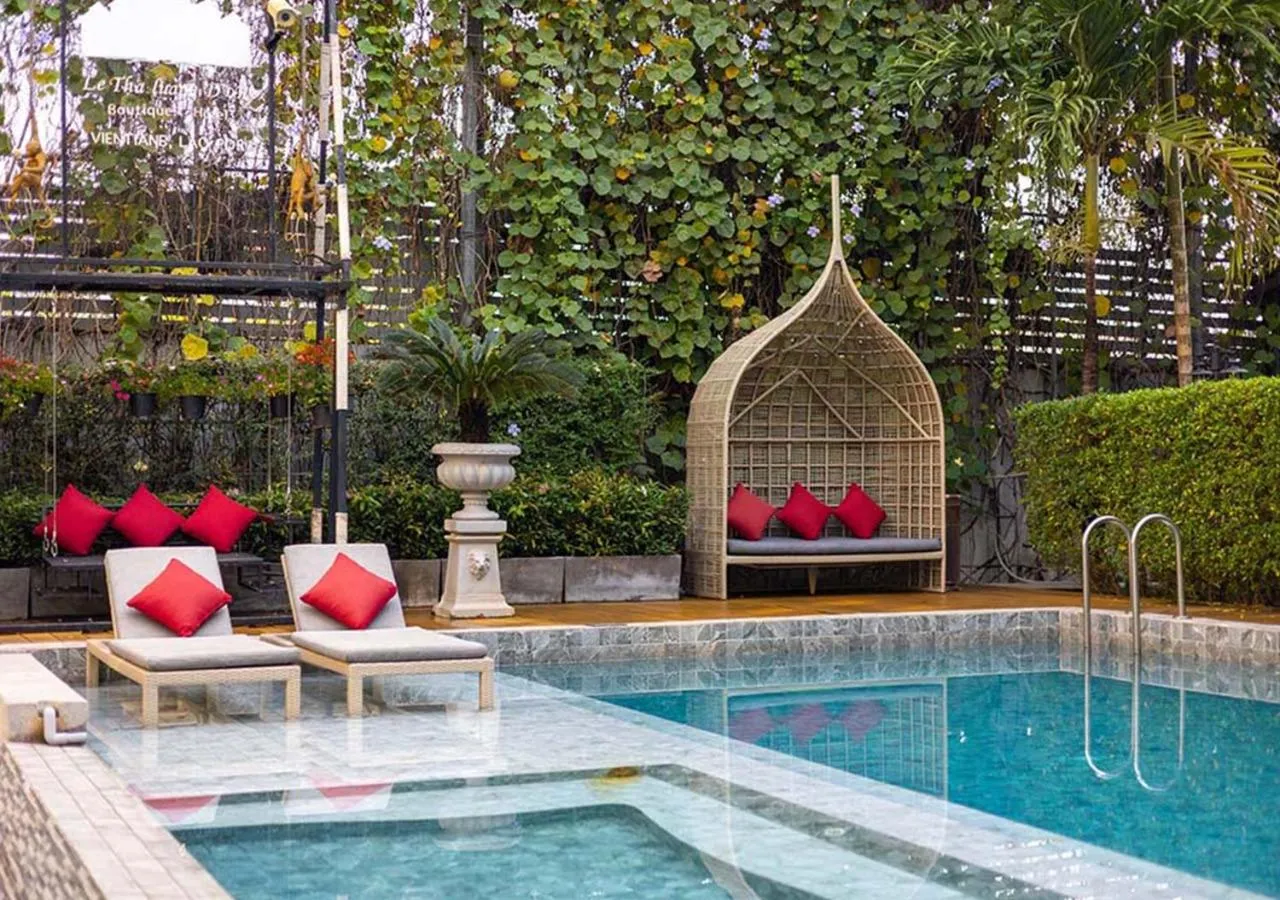 Swimming pool in Le Thatluang D'oR Boutique Hotel