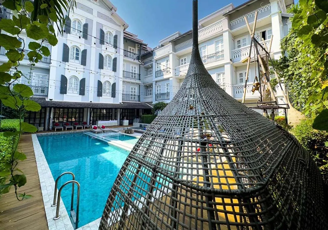 Swimming pool in Le Thatluang D'oR Boutique Hotel