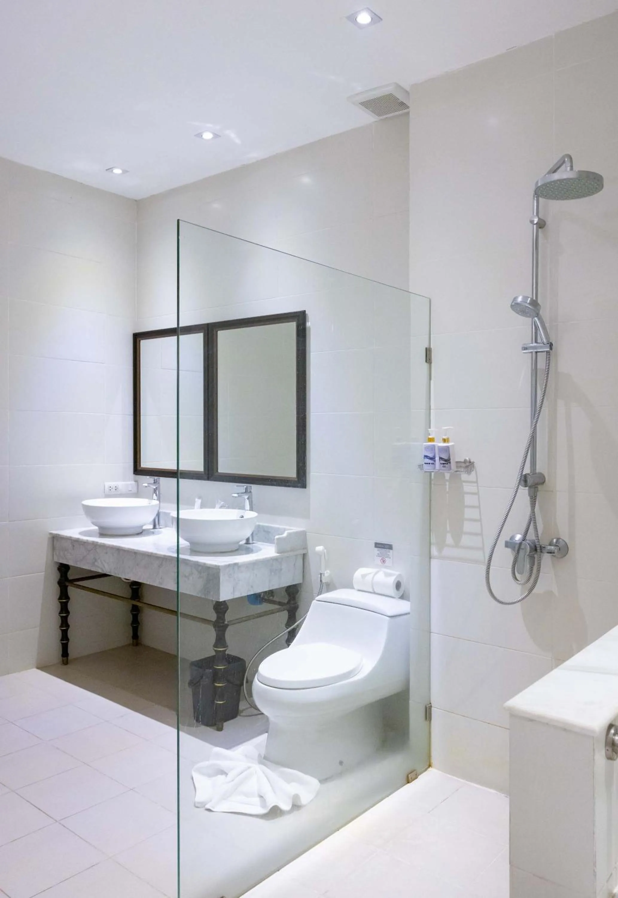 Bathroom in Le Thatluang D'oR Boutique Hotel