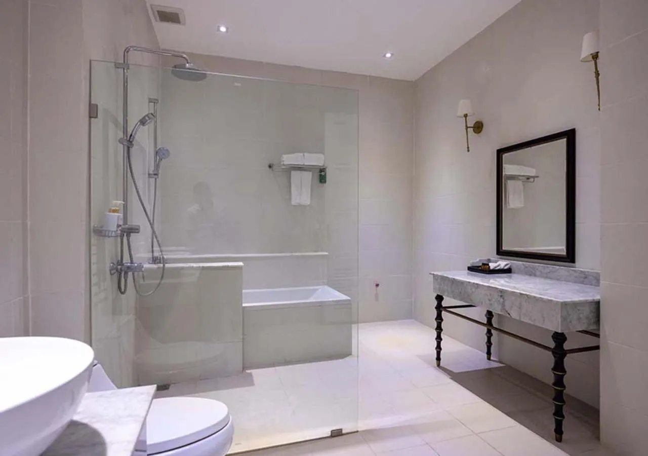 Bathroom in Le Thatluang D'oR Boutique Hotel