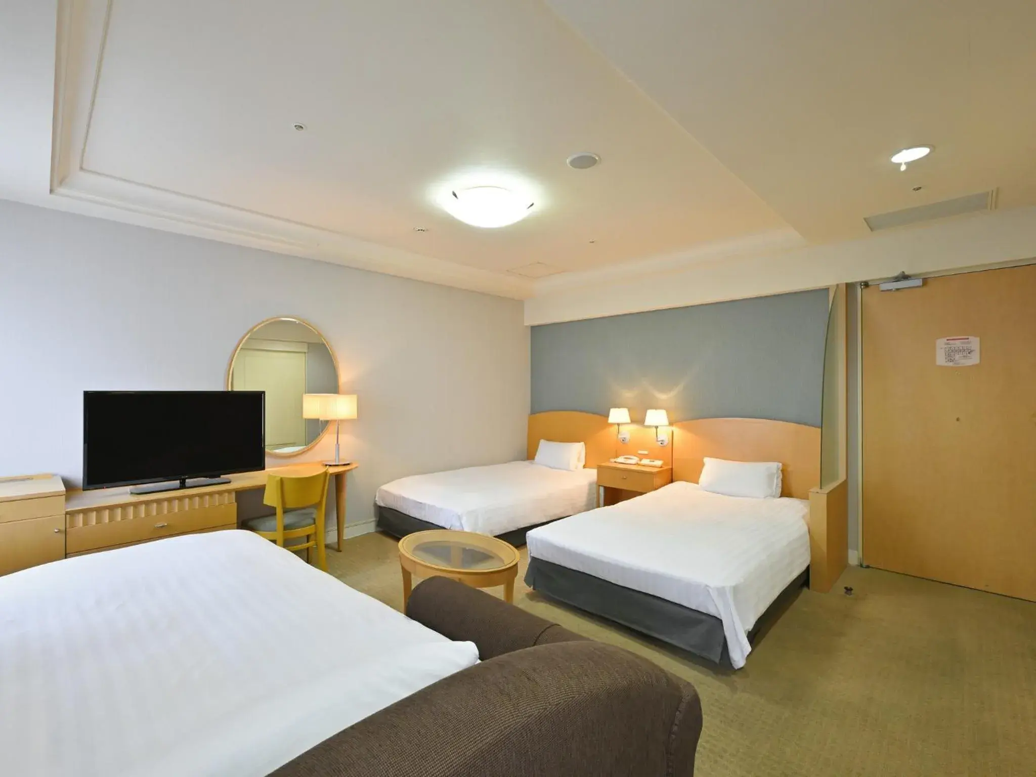 Twin Room - single occupancy - Disability Access - Smoking in Rihga Hotel Zest Takamatsu Twin Room - single occupancy - Disability Access - Smoking in Rihga Hotel Zest Takamatsu