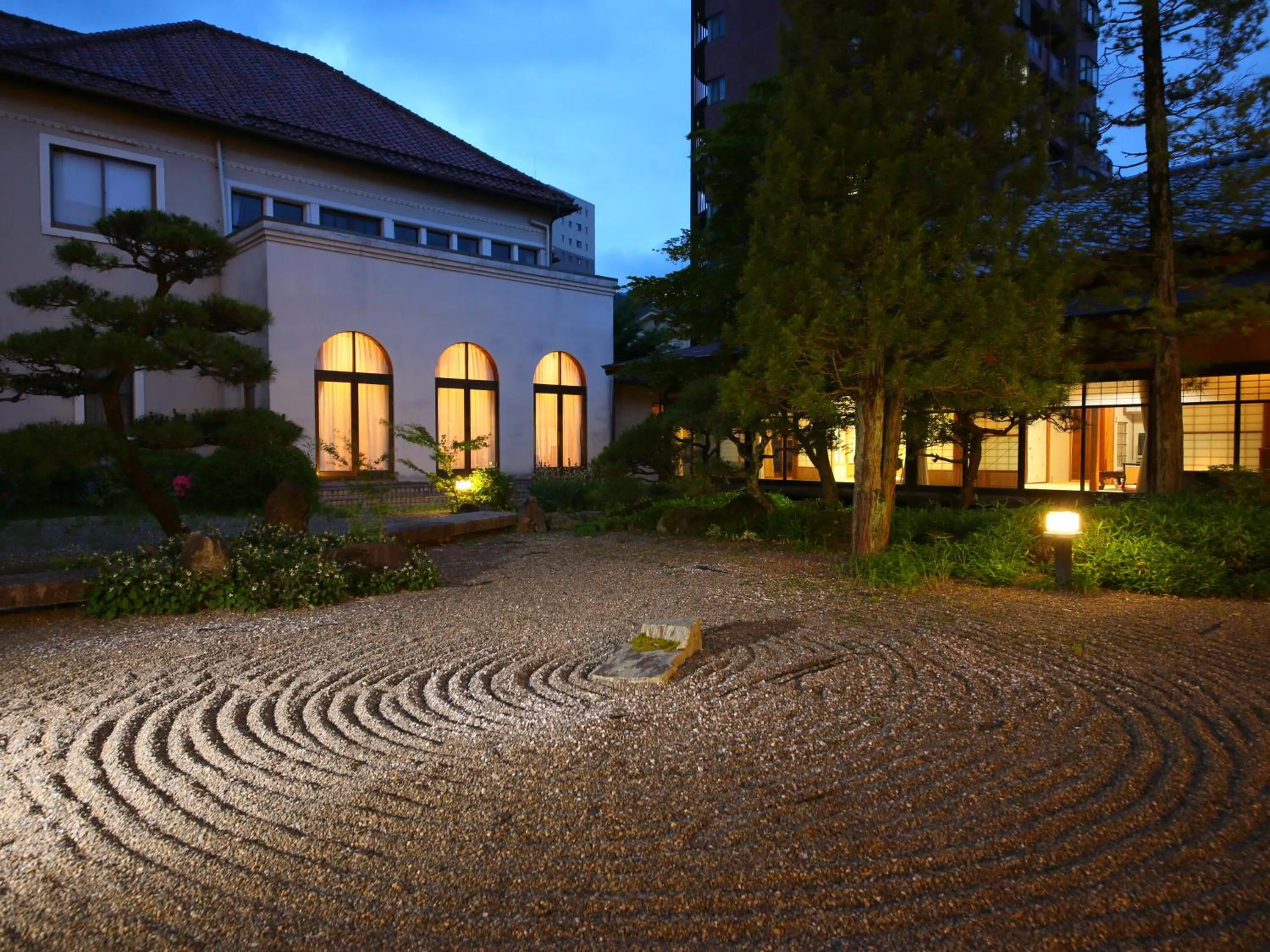 Garden in Katakura Silk Hotel