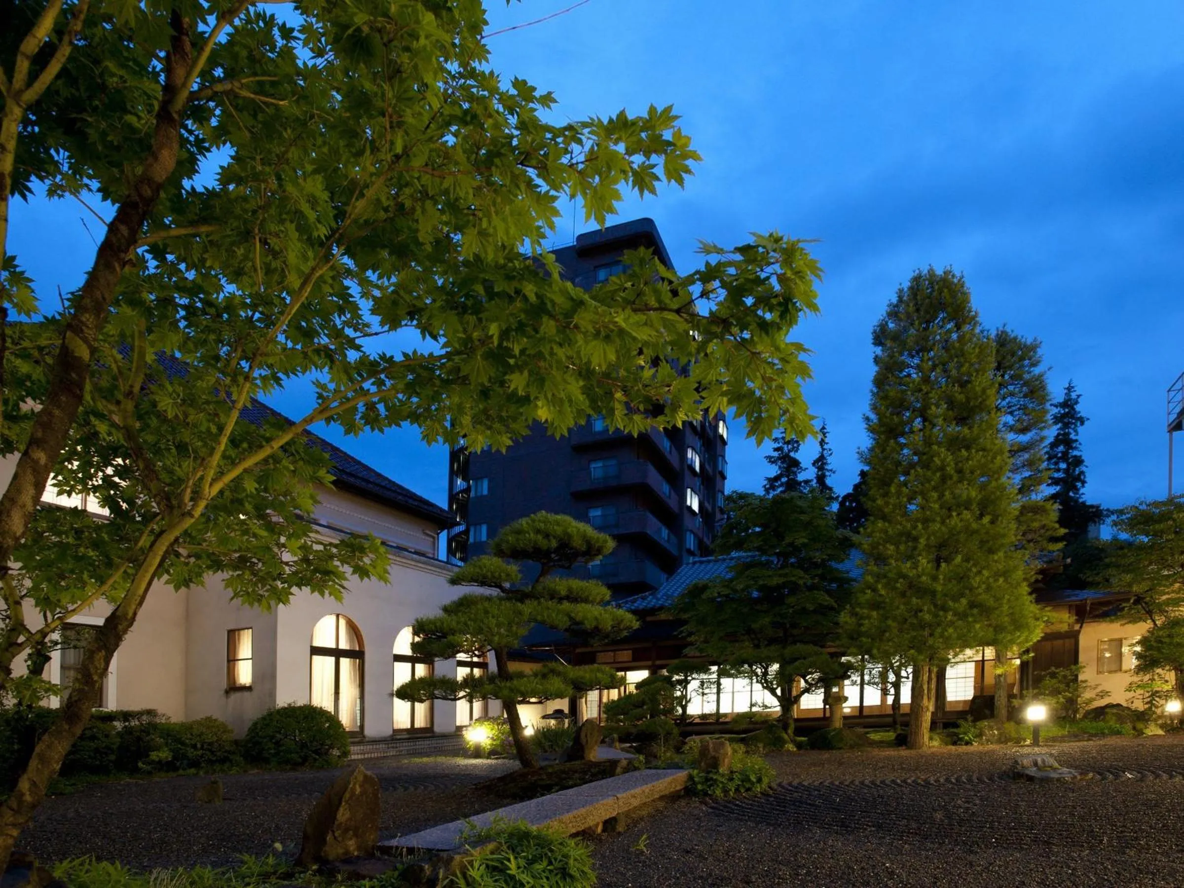 Garden in Katakura Silk Hotel