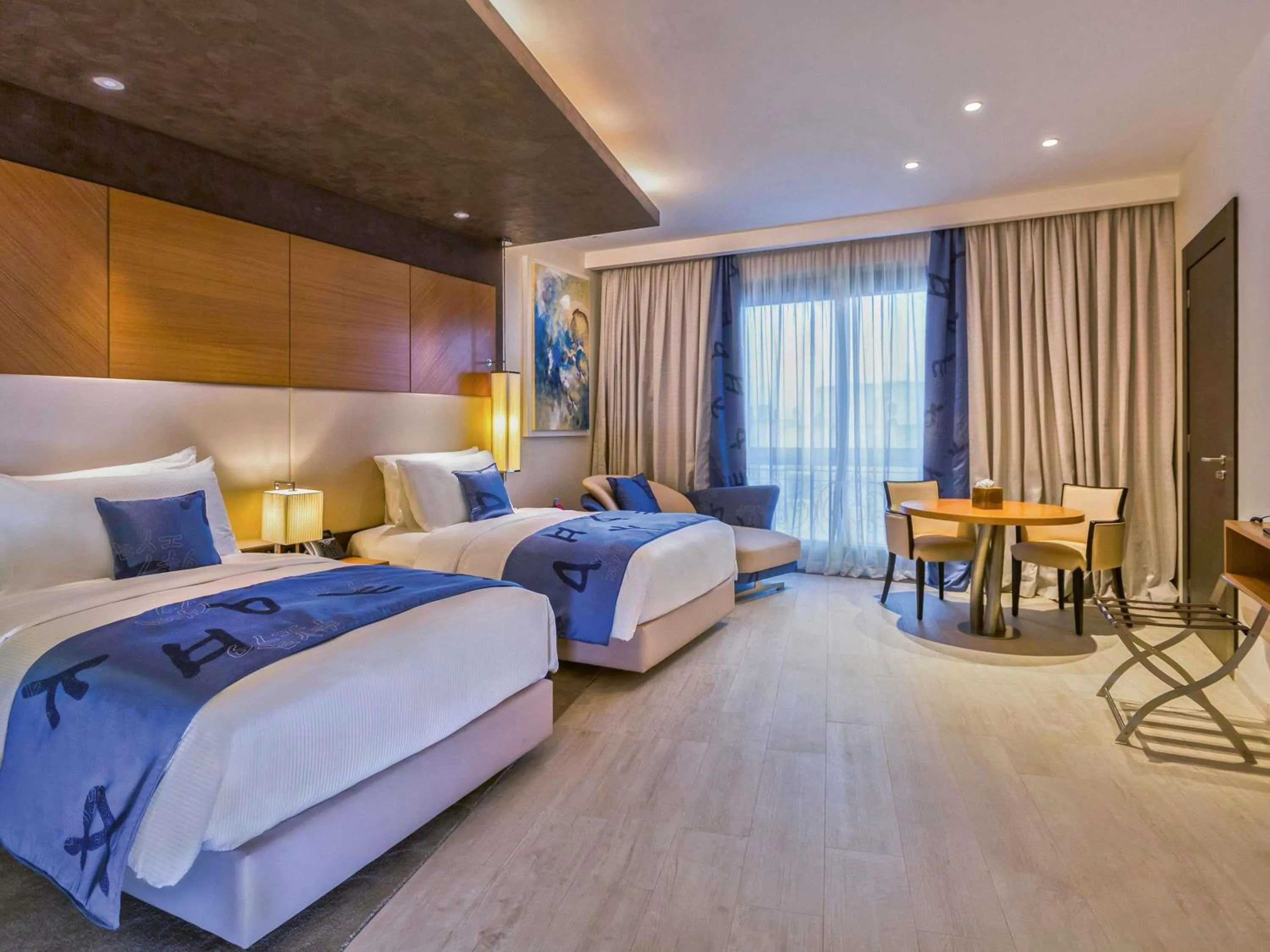 Bedroom, Bed in Mövenpick Hotel du Lac Tunis