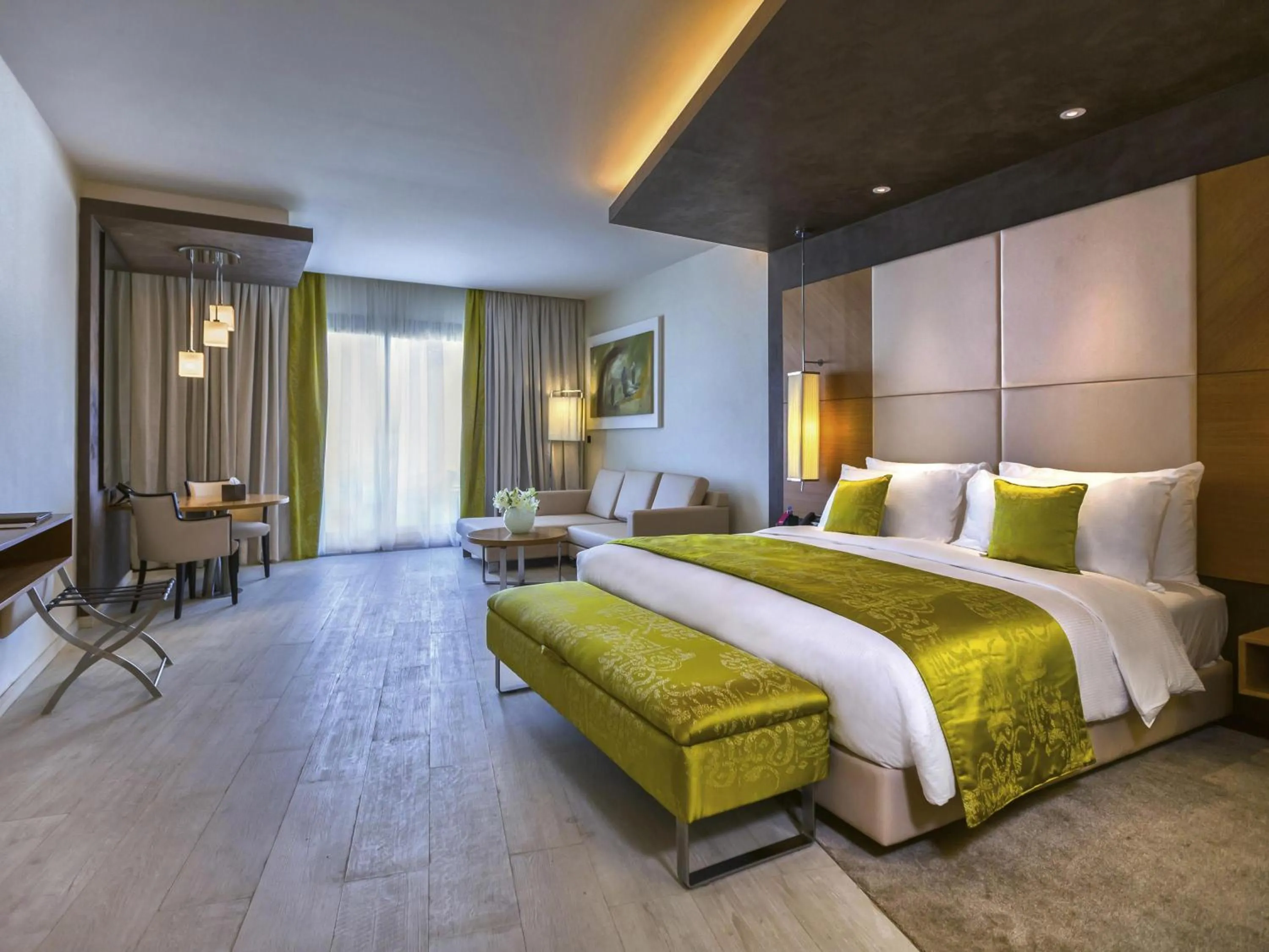 Bedroom, Bed in Mövenpick Hotel du Lac Tunis