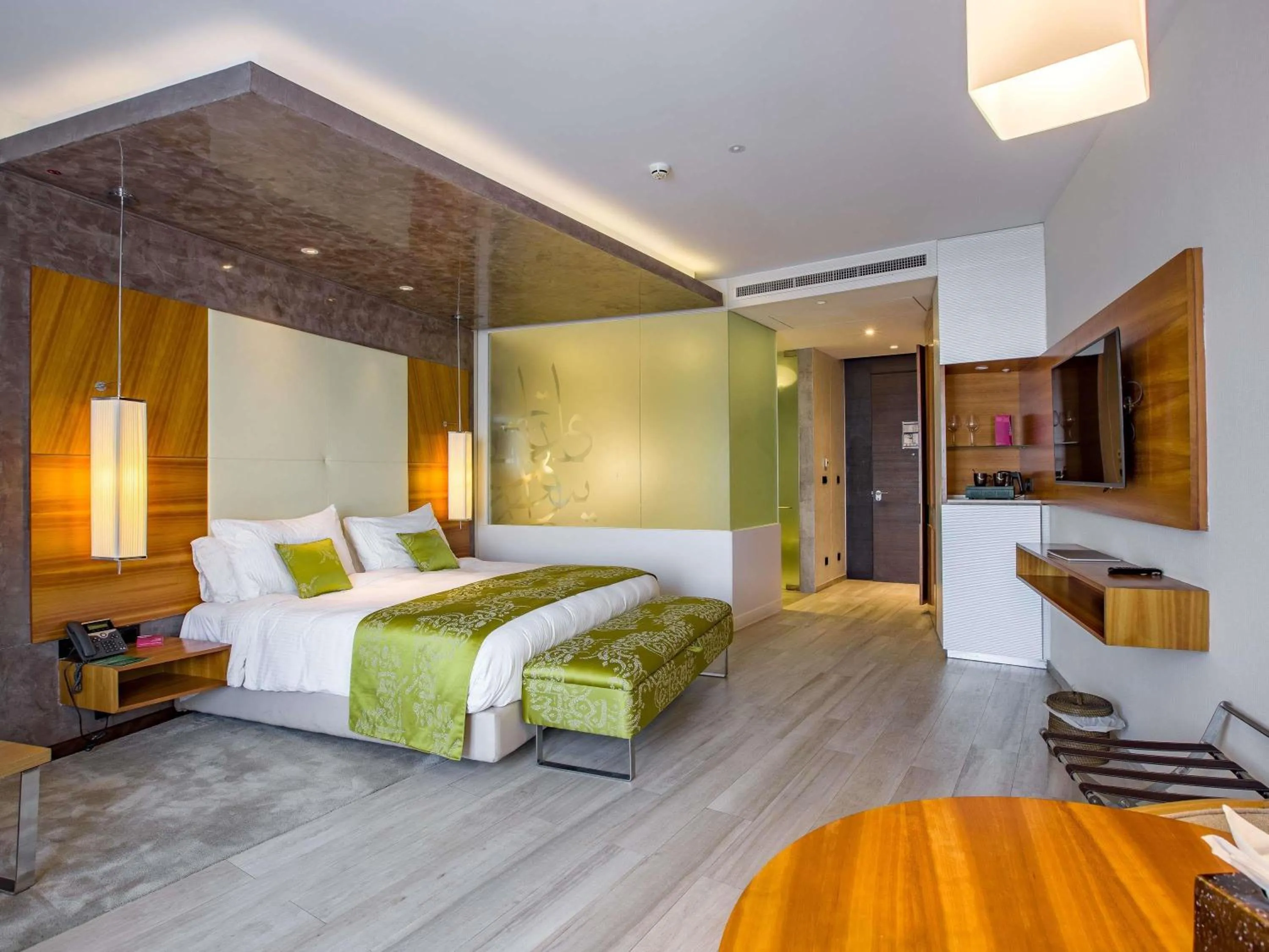 Bedroom, Bed in Mövenpick Hotel du Lac Tunis