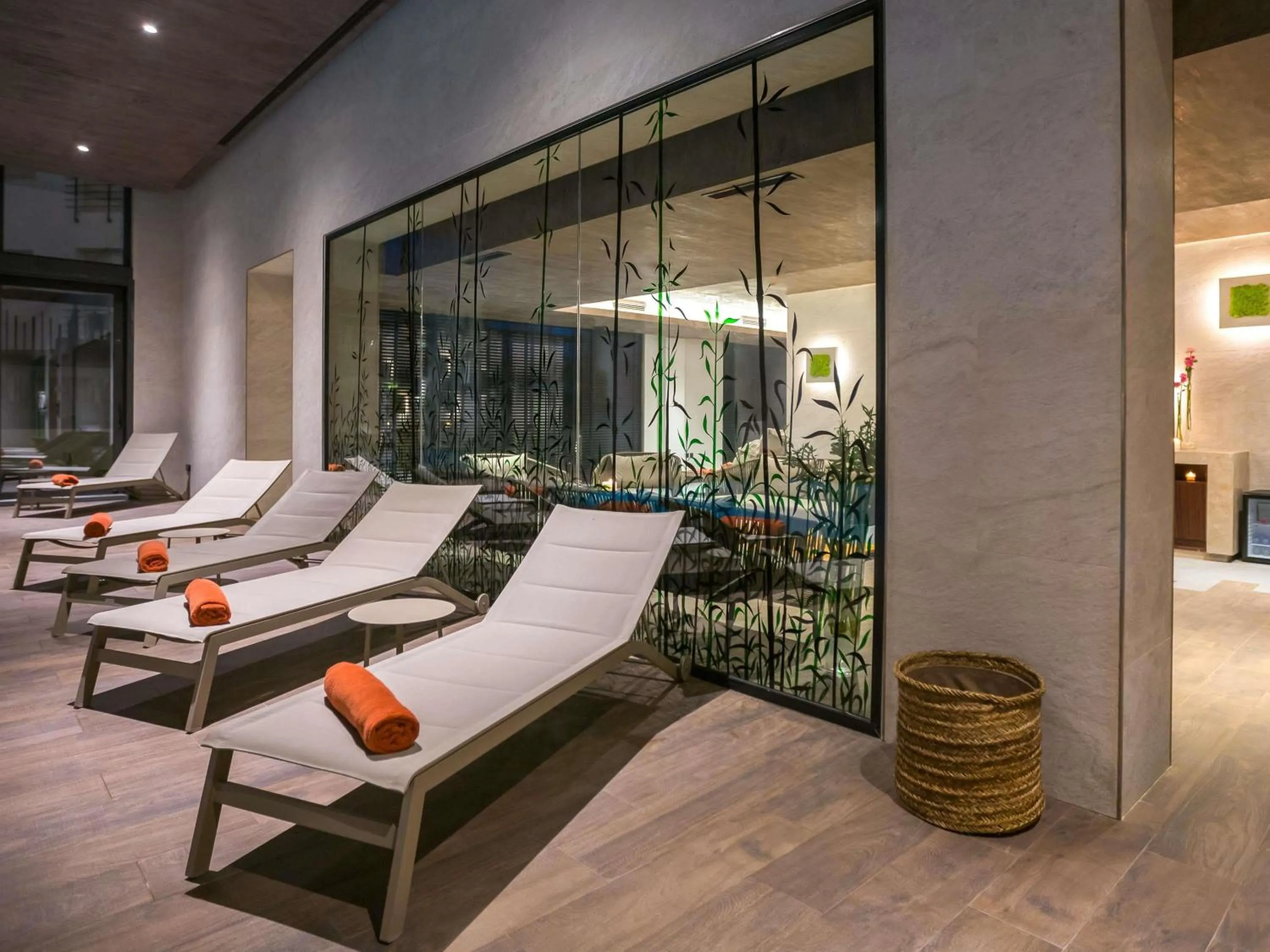 Pool view in Mövenpick Hotel du Lac Tunis