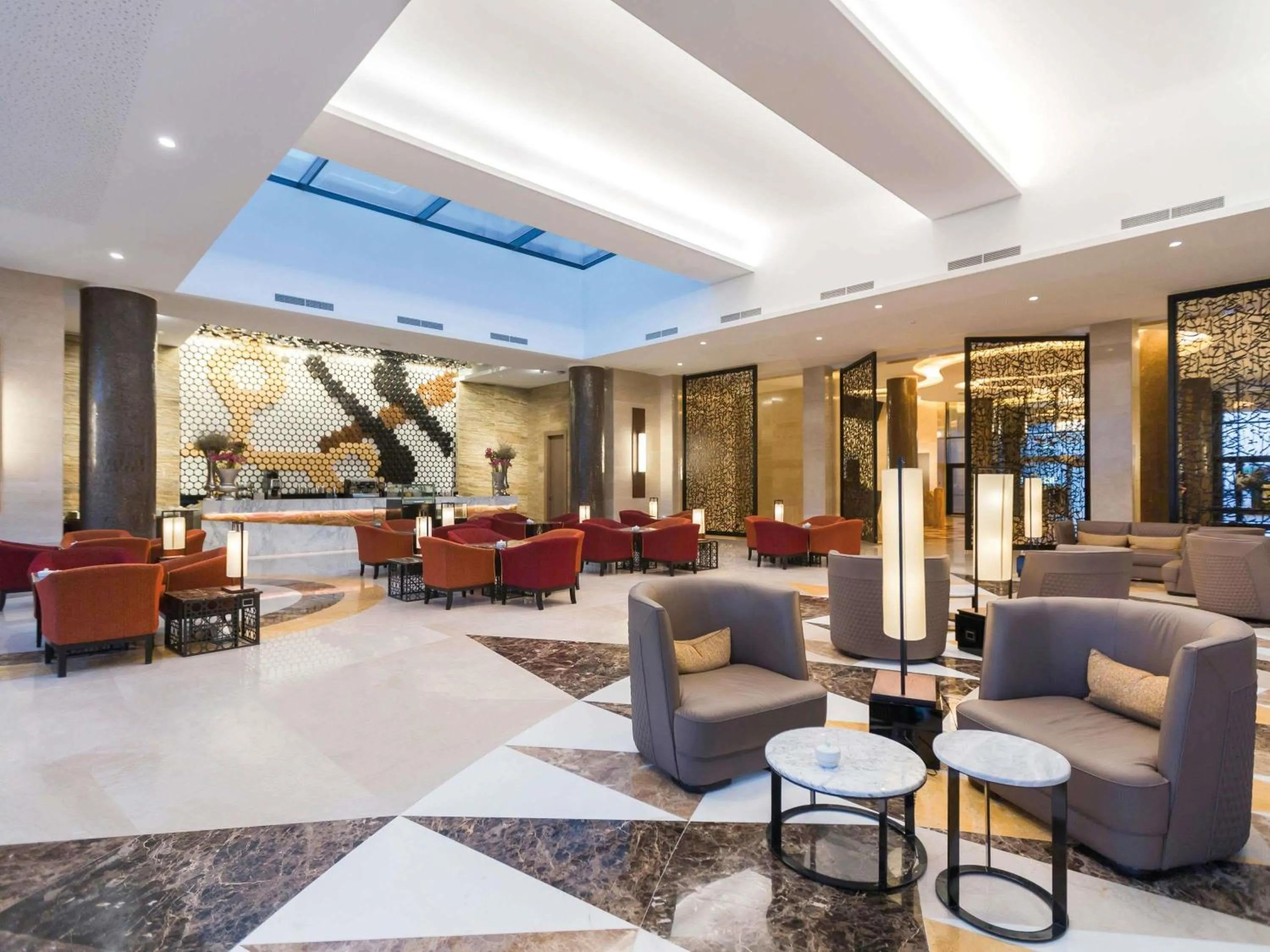 Lounge or bar in Mövenpick Hotel du Lac Tunis