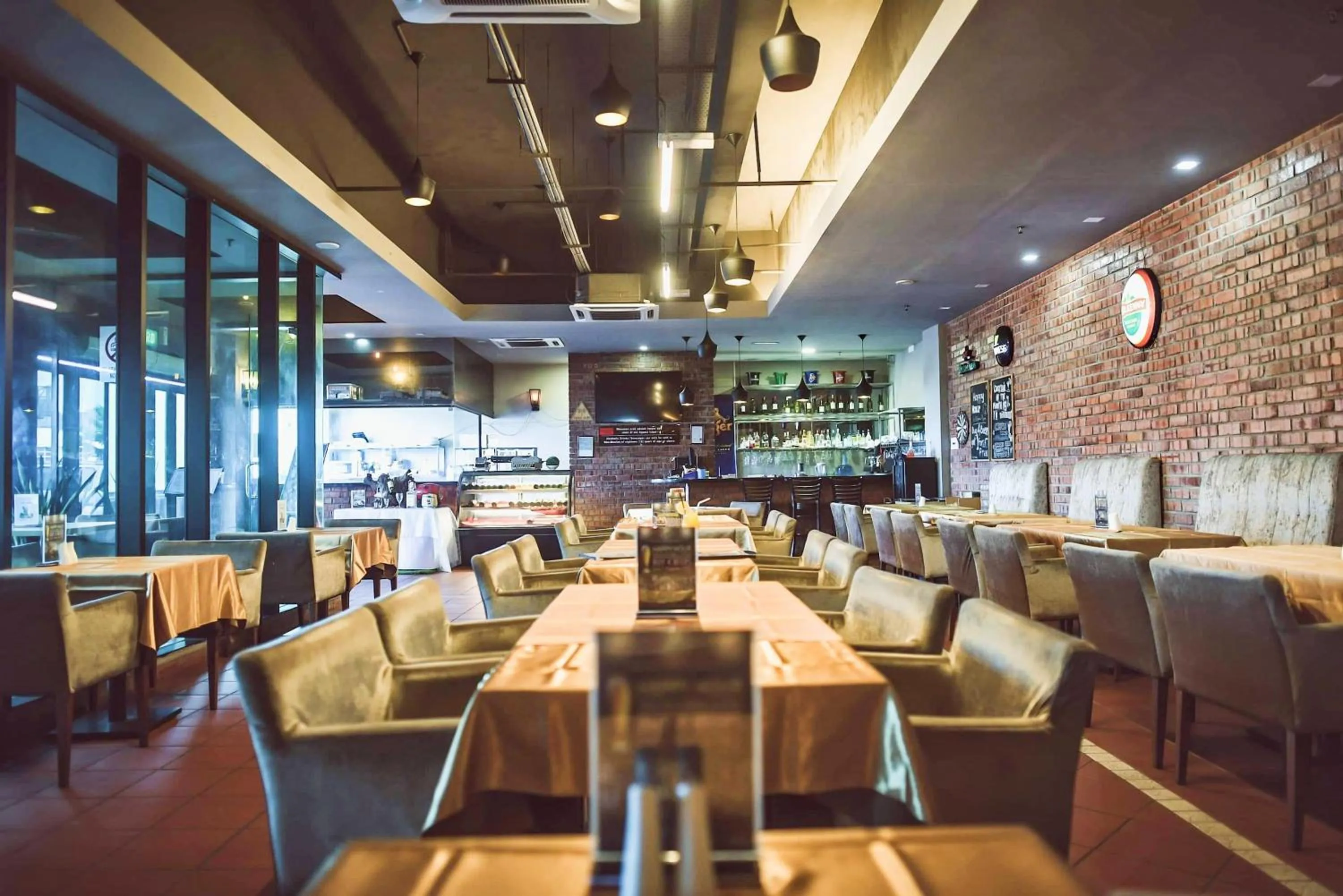 Restaurant/places to eat in Hotel Sfera