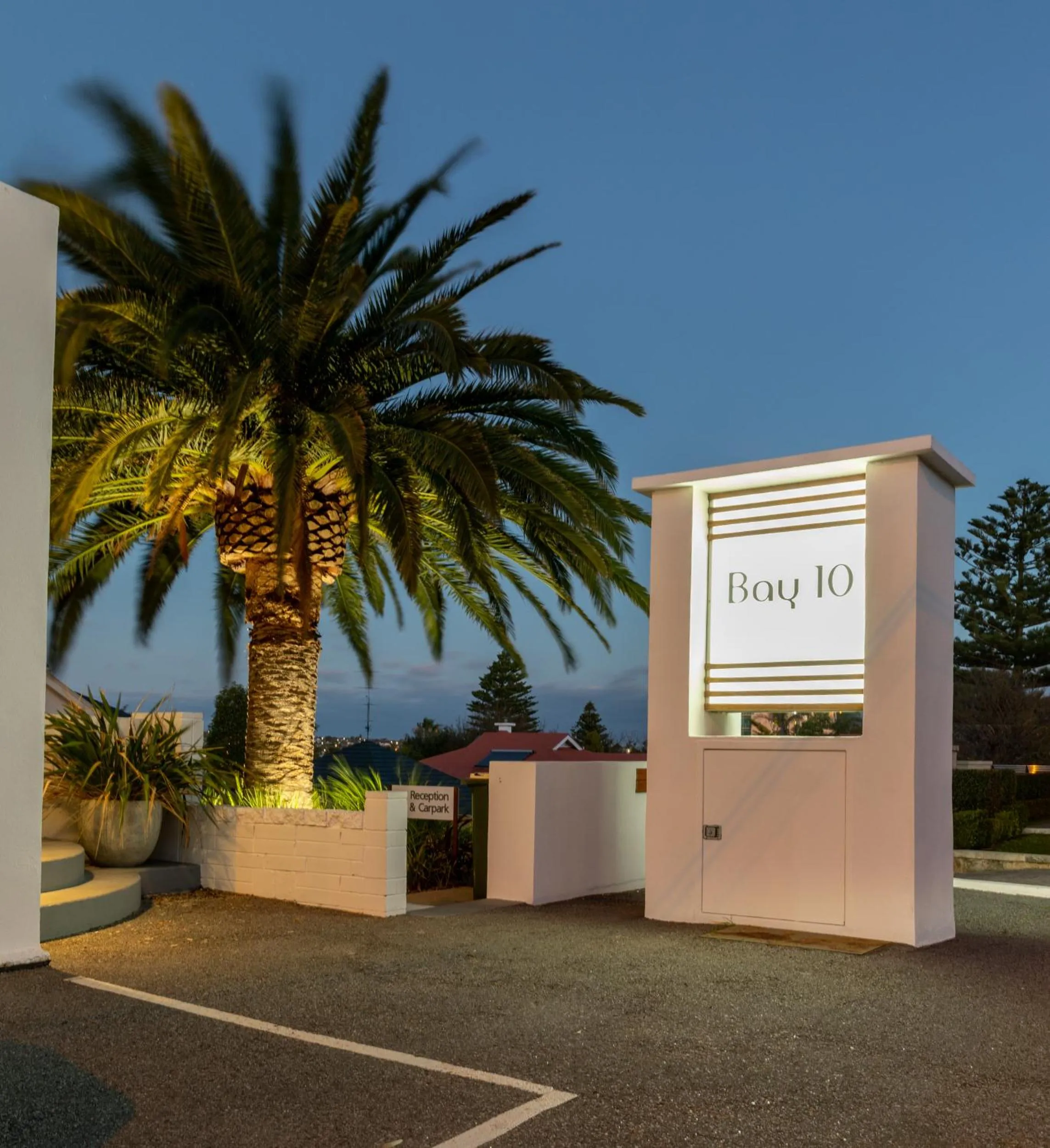 Property building in Bay 10 - Suites and Apartments