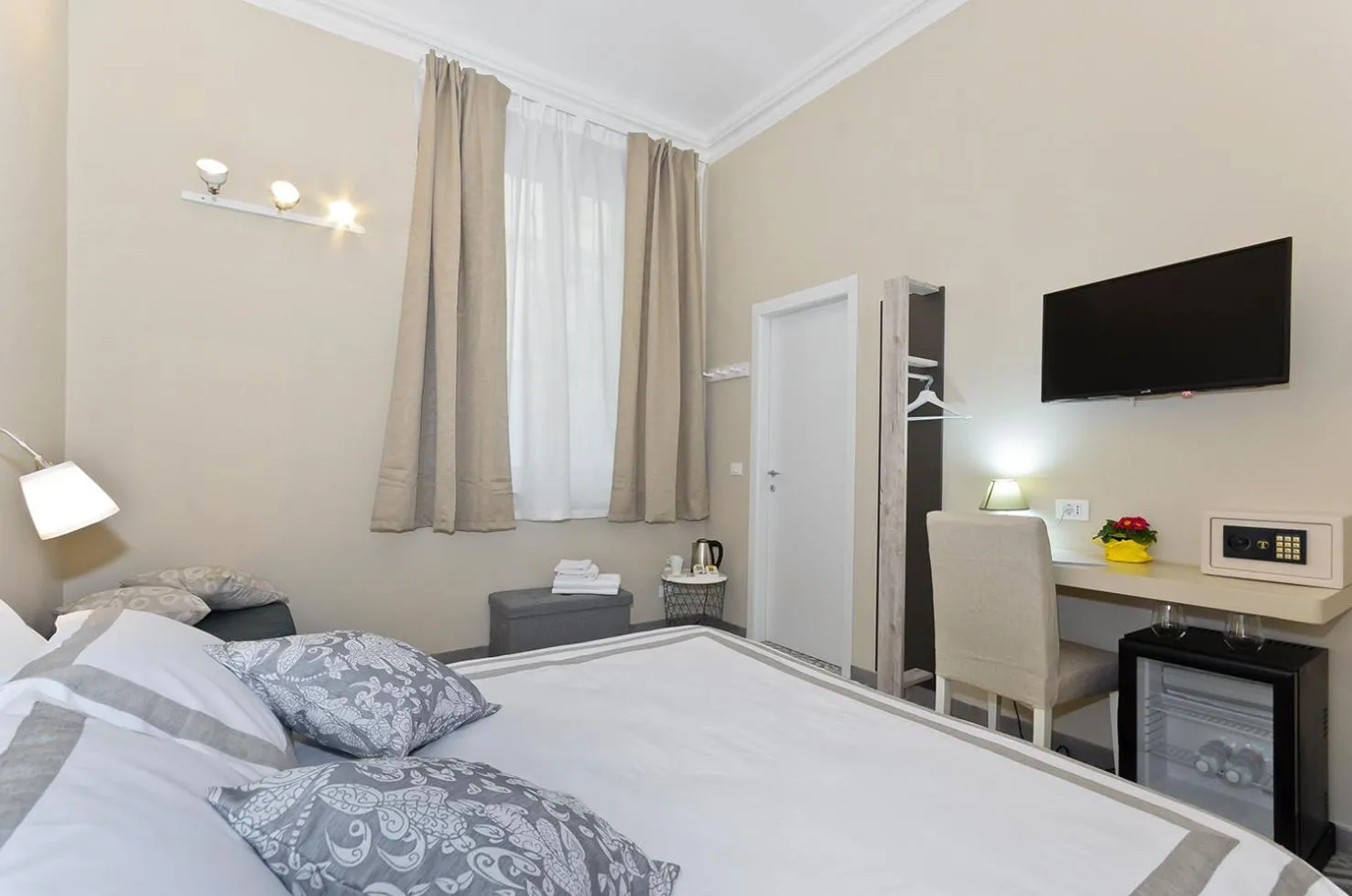 Bedroom, Bed in TOHOUSE Rooms