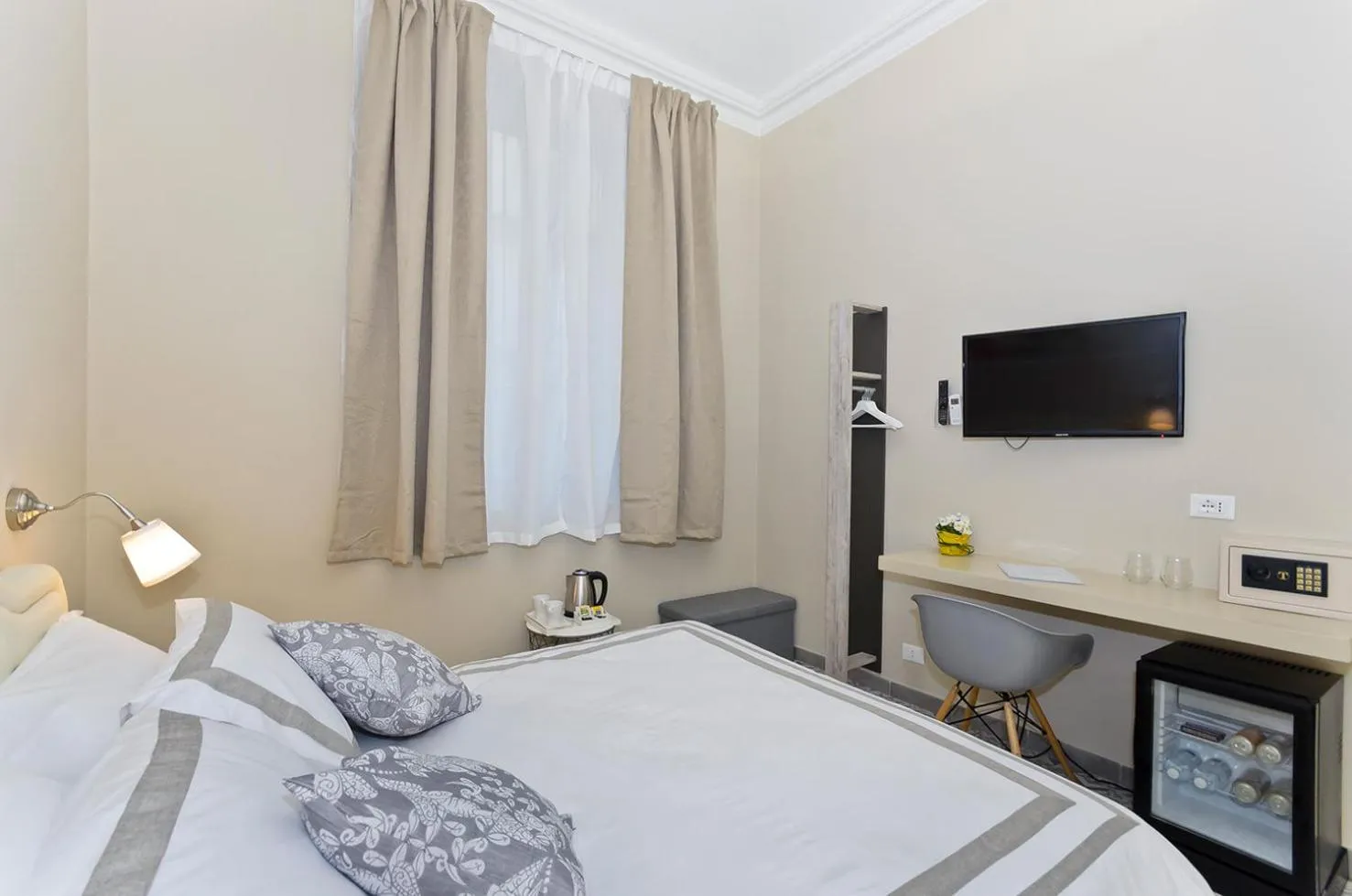 Bedroom, Bed in TOHOUSE Rooms