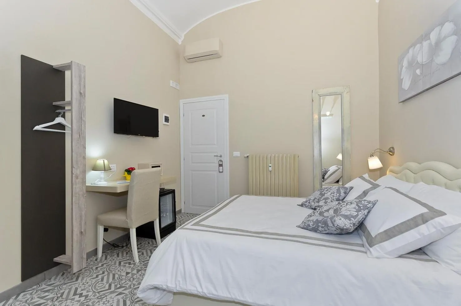 Bedroom, Bed in TOHOUSE Rooms