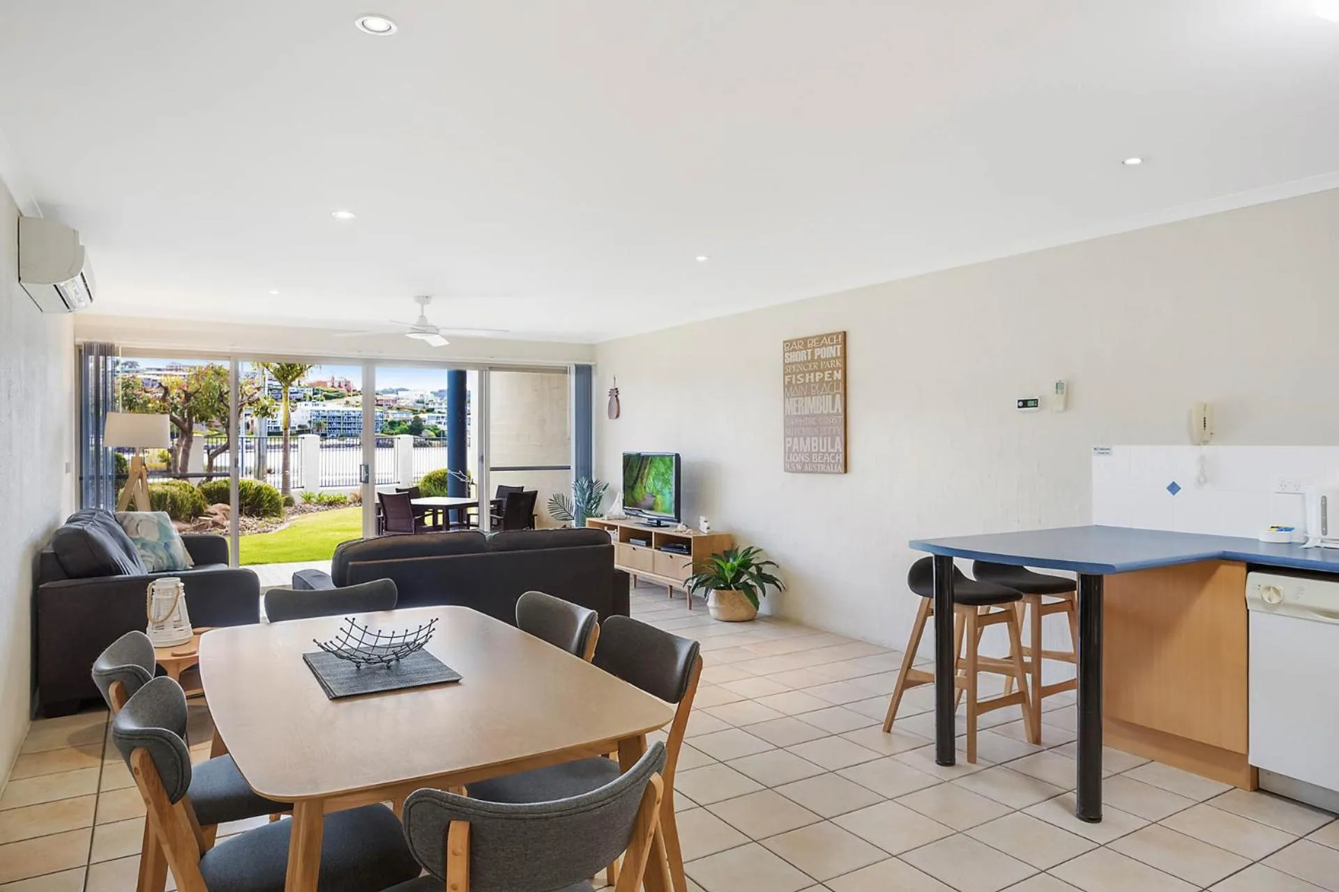 Dining area in Sails Luxury Apartments Merimbula