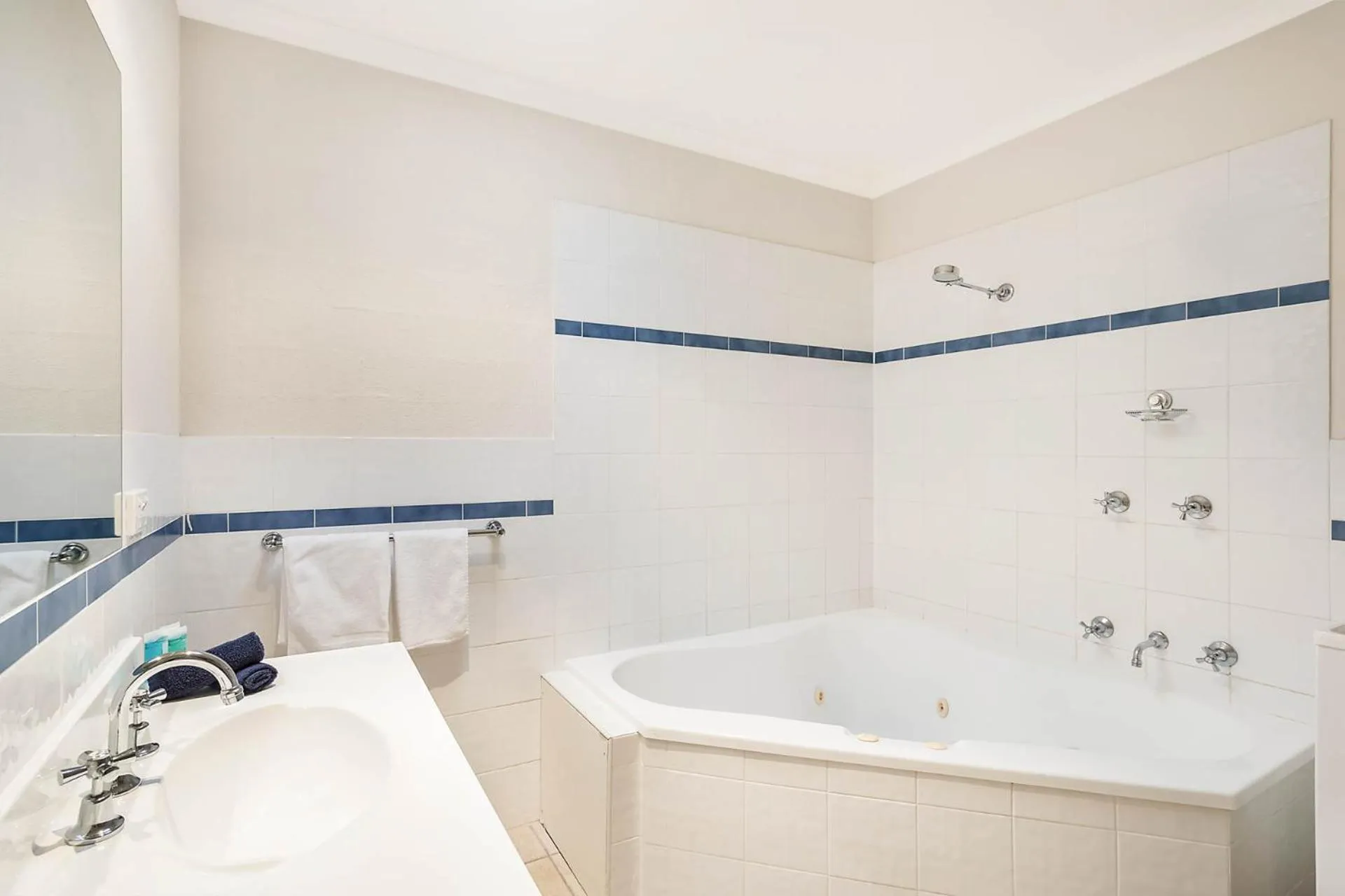 Bathroom in Sails Luxury Apartments Merimbula