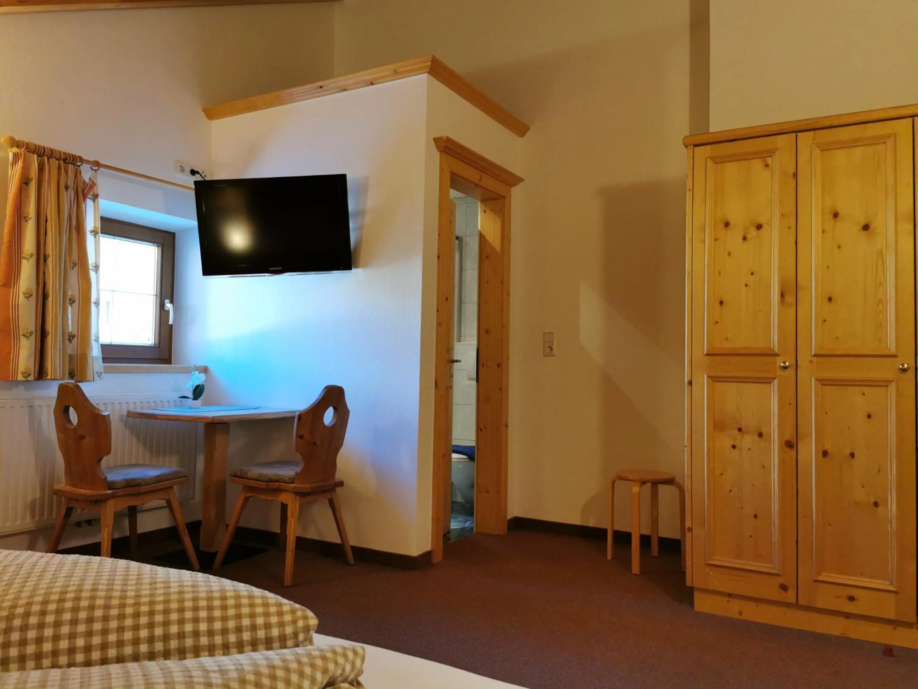 Photo of the whole room, Bed in Hotel Garni Schönblick