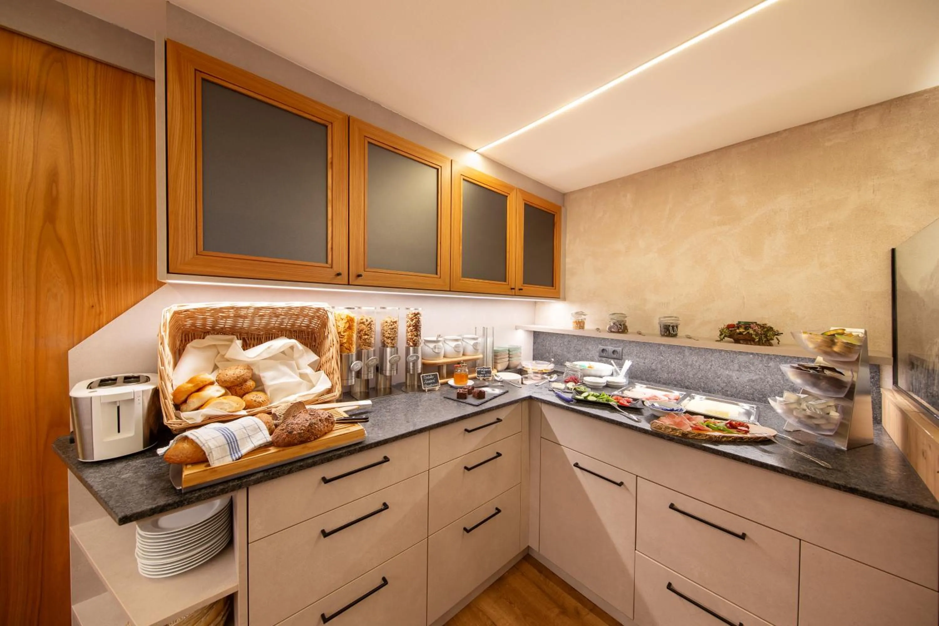 Buffet breakfast in Hotel Garni Schönblick