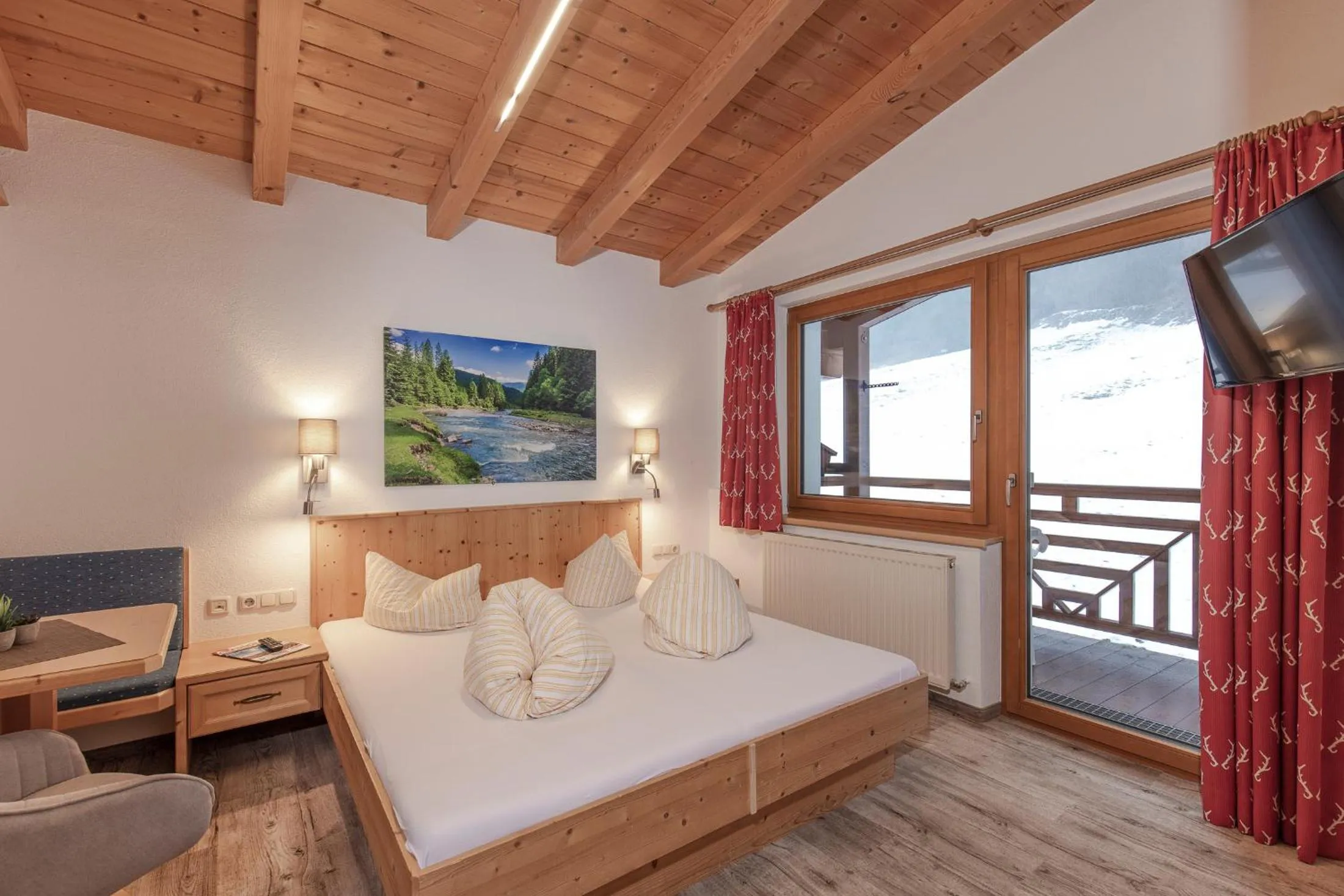 Photo of the whole room, Bed in Hotel Garni Schönblick