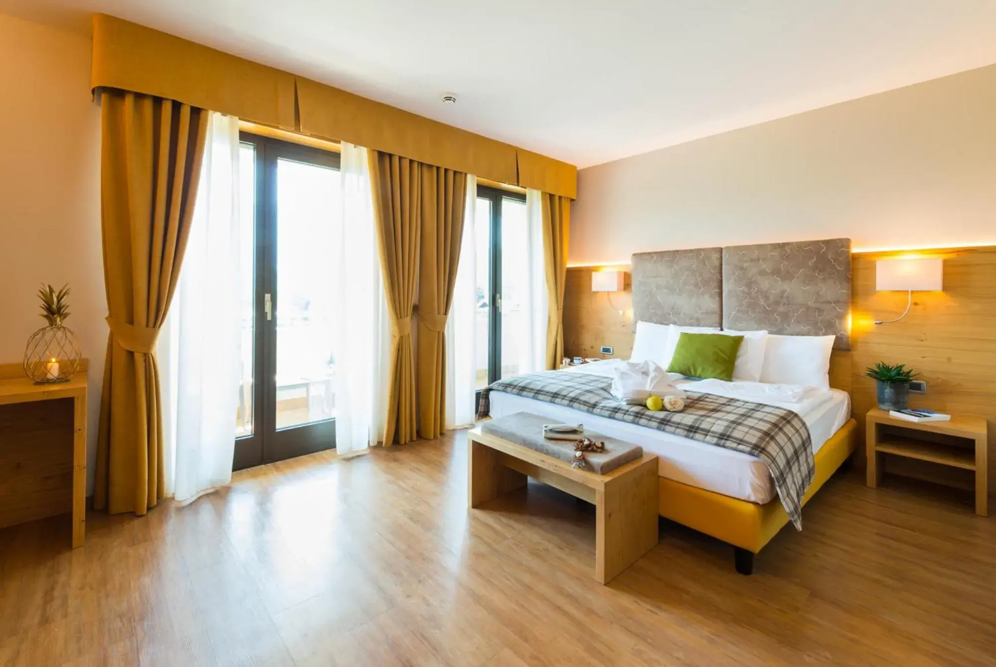 Junior Suite with Balcony in Hotel Ambassador Junior Suite with Balcony in Hotel Ambassador