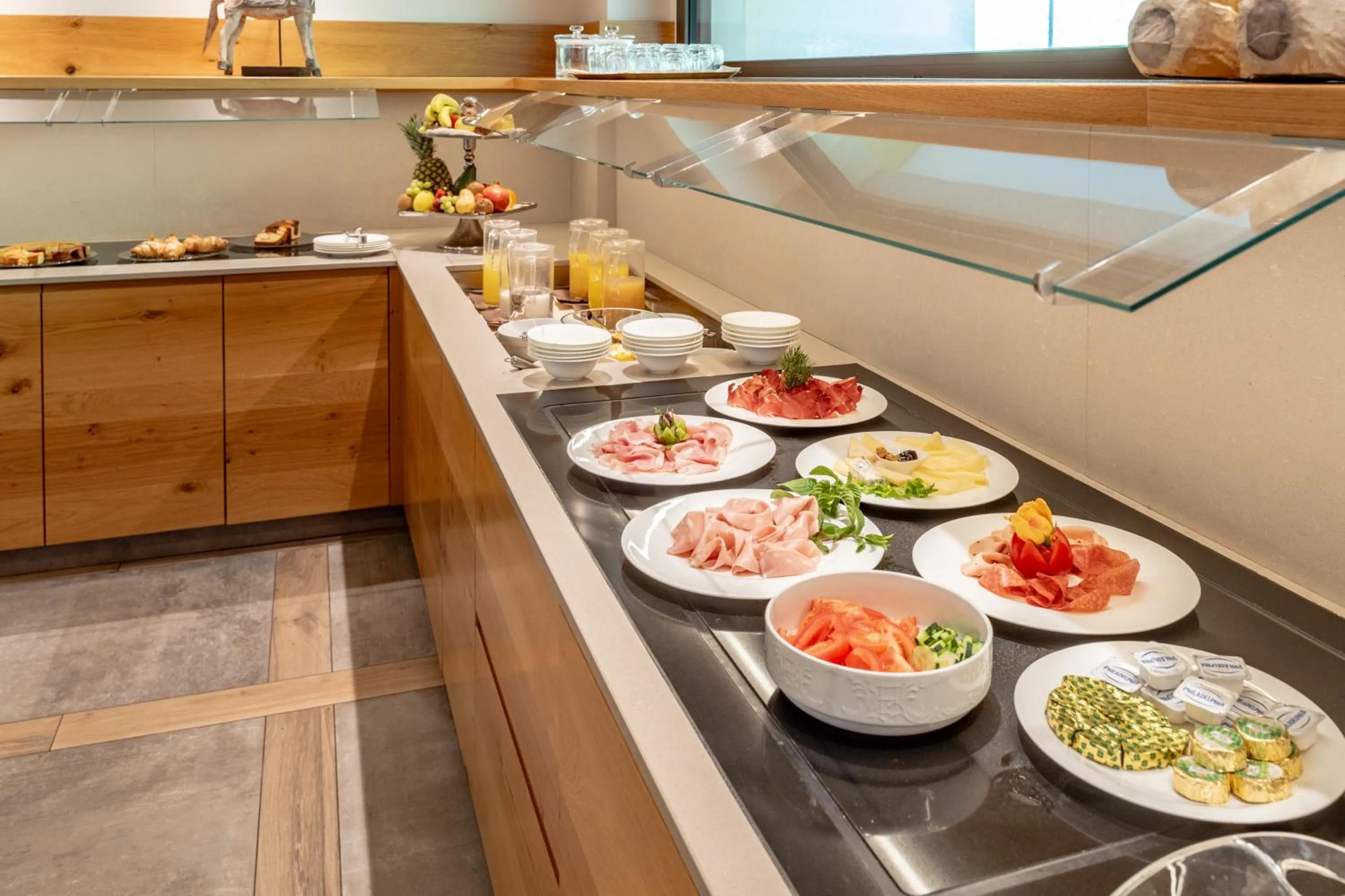 Buffet breakfast in Hotel Ambassador