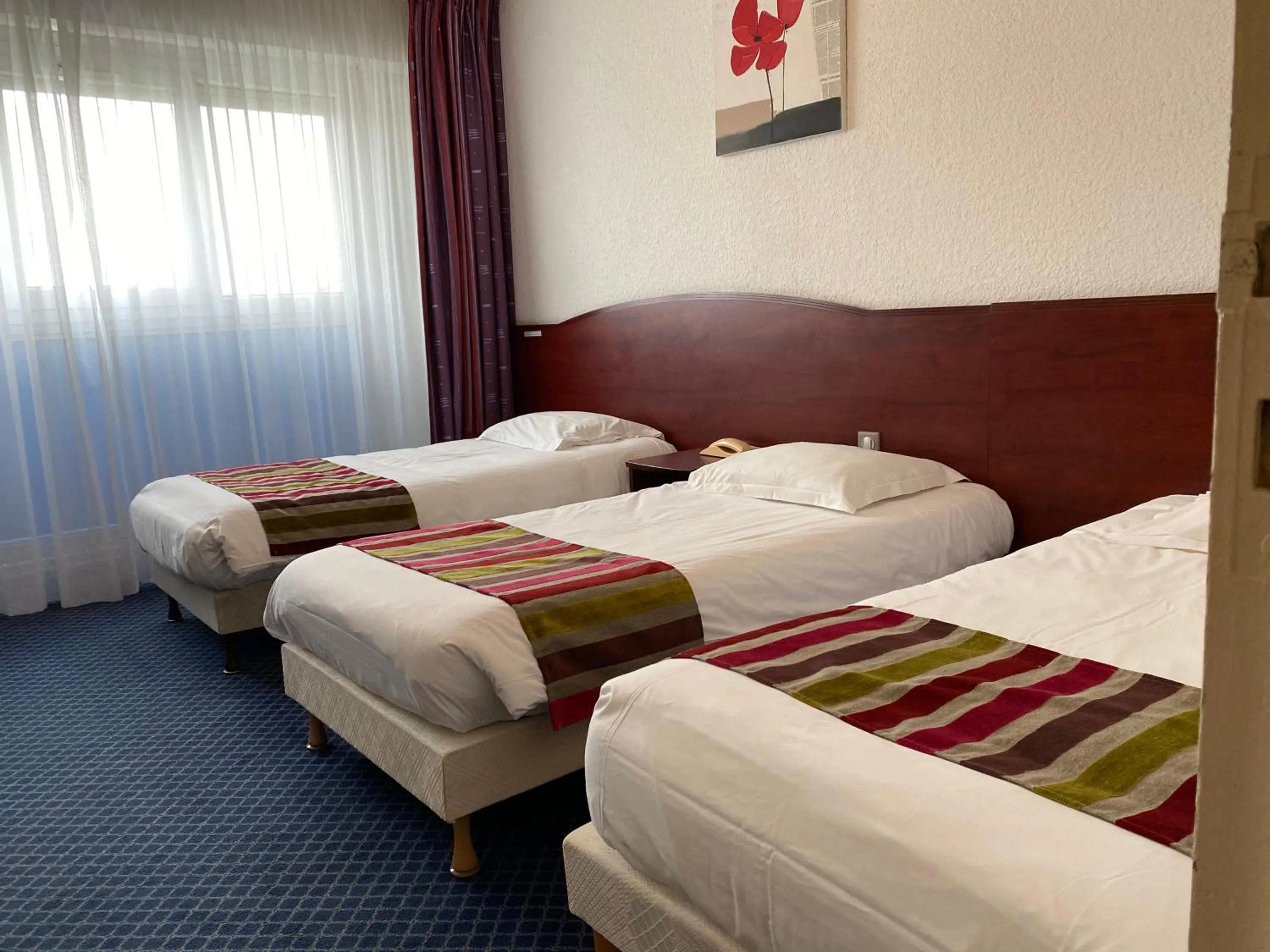 Bed in Hôtel Fontaine, Morlaix