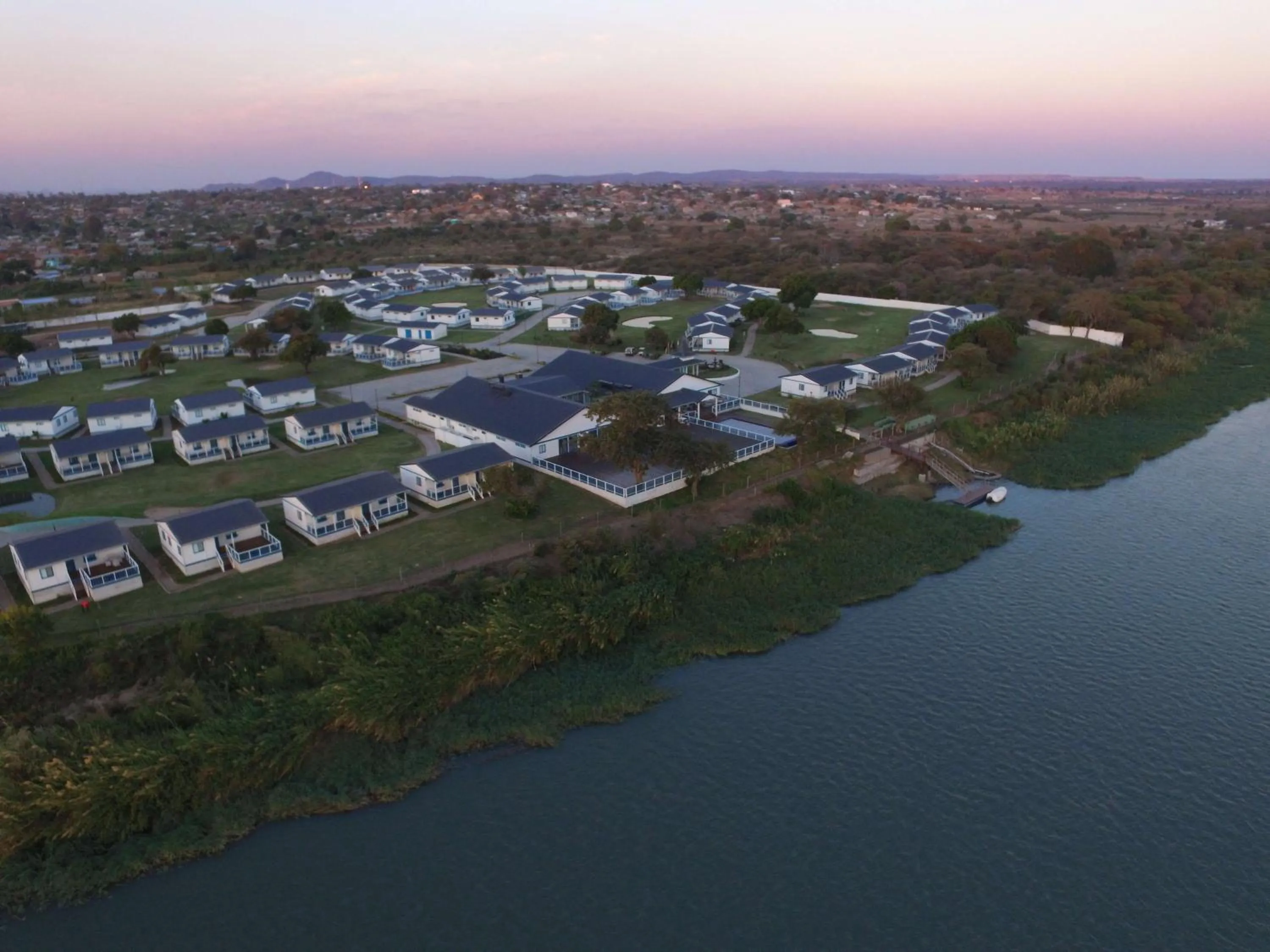 Property building in Tete Ferry Sun