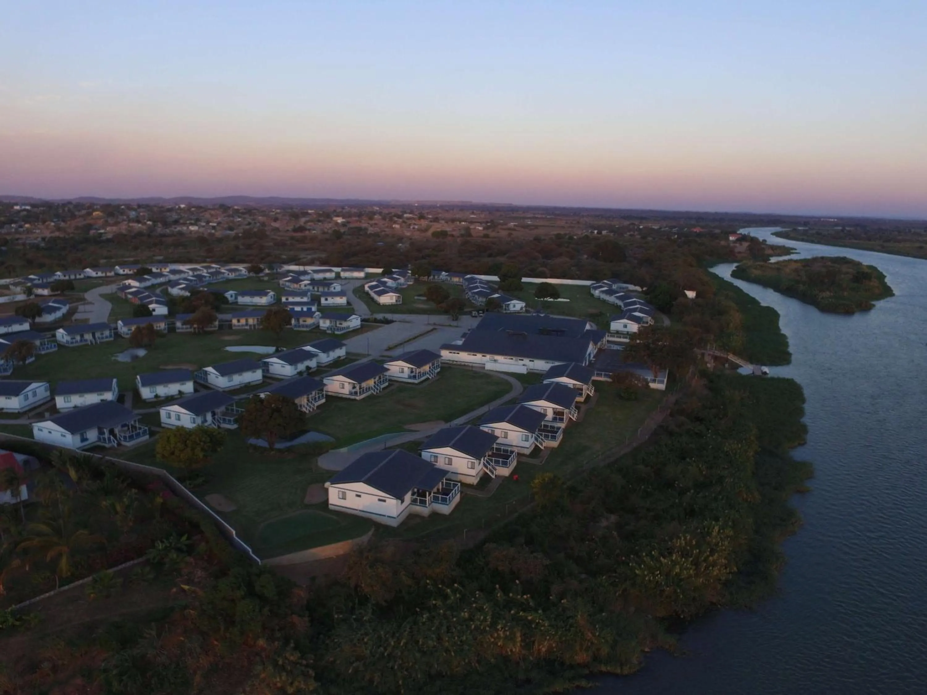 Property building in Tete Ferry Sun