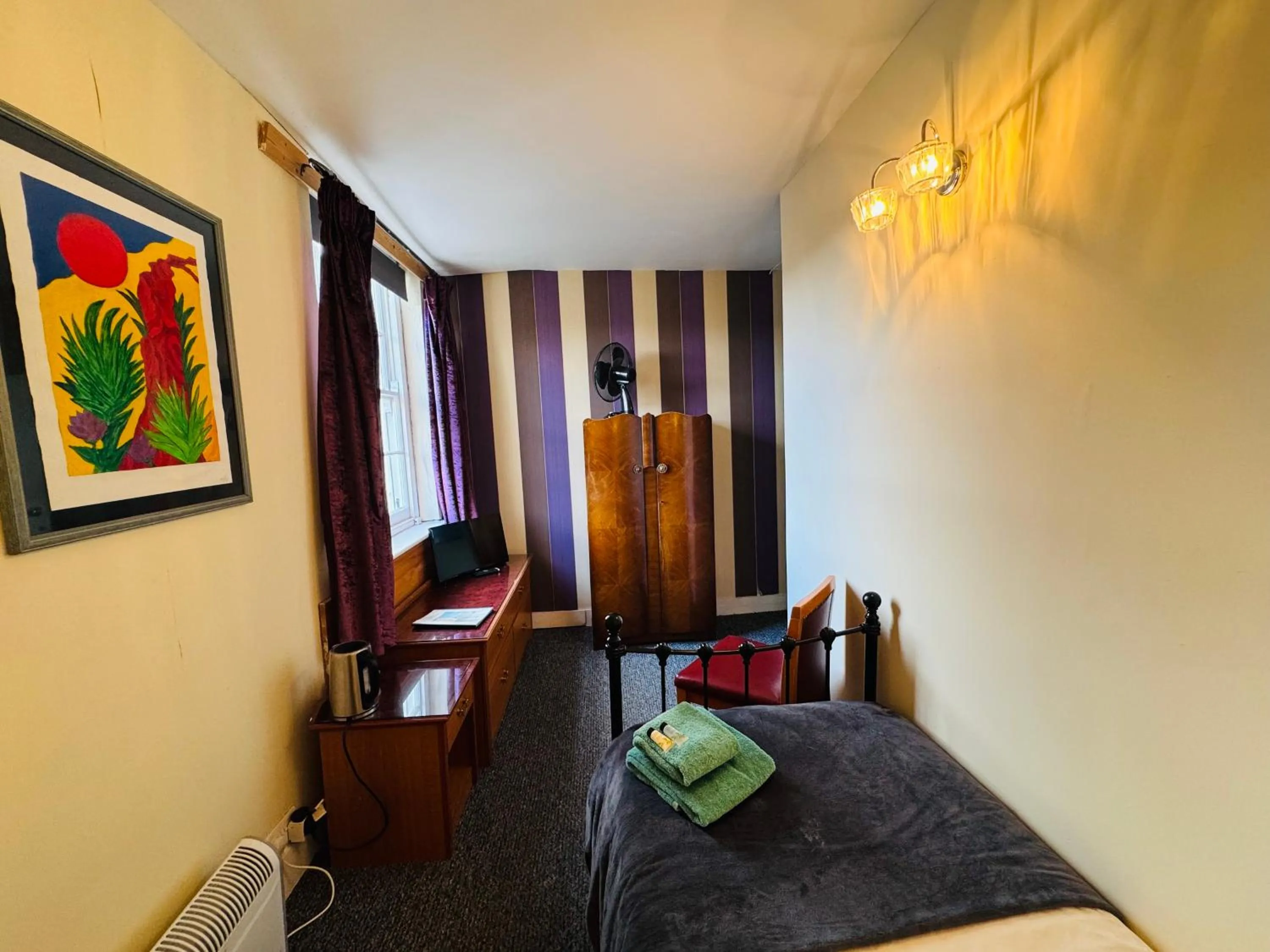 Bedroom, Bed in Central Station