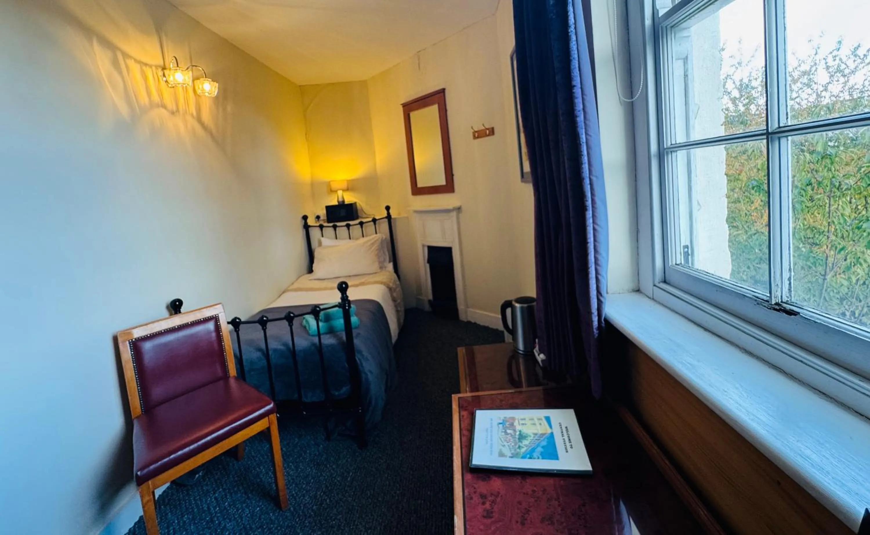 Bedroom, Bed in Central Station