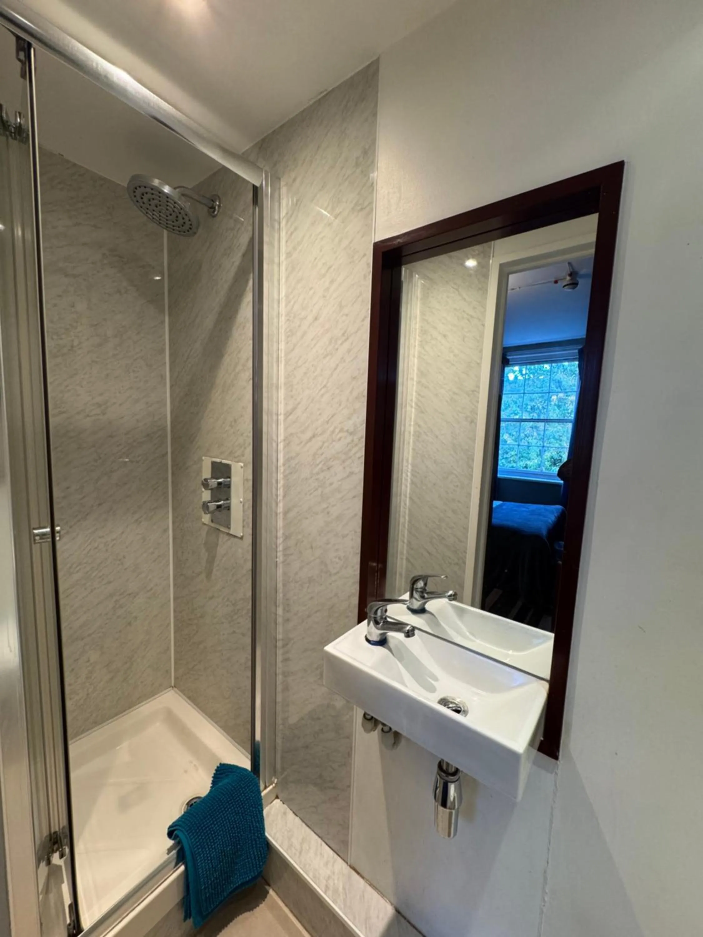 Shower in Central Station