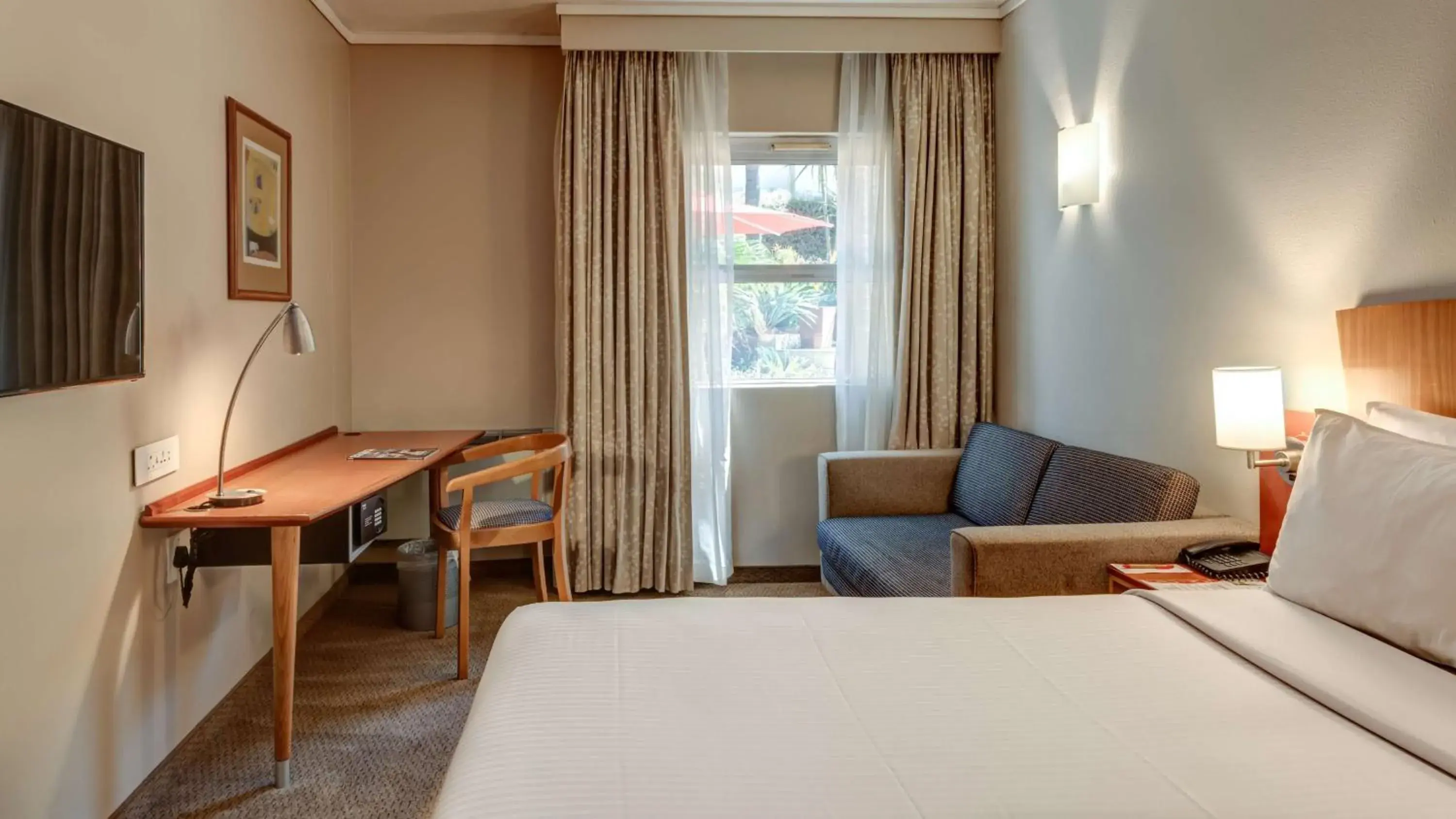 Standard Double Room with Sleeper Couch Smoking in StayEasy Pretoria Standard Double Room with Sleeper Couch Smoking in StayEasy Pretoria