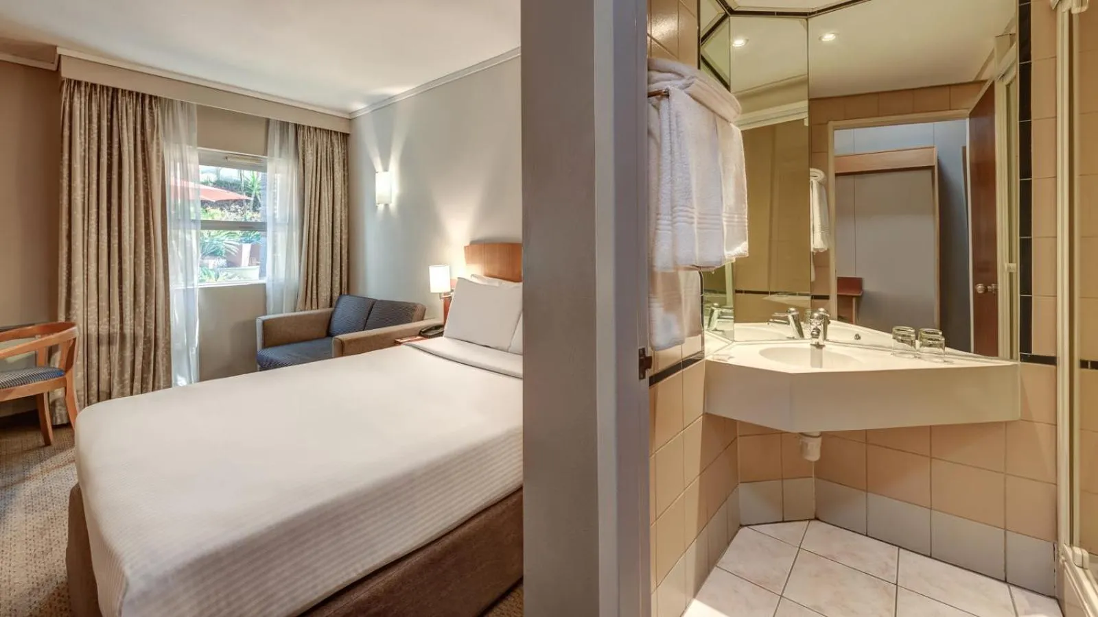 Toilet, Bed in StayEasy Pretoria