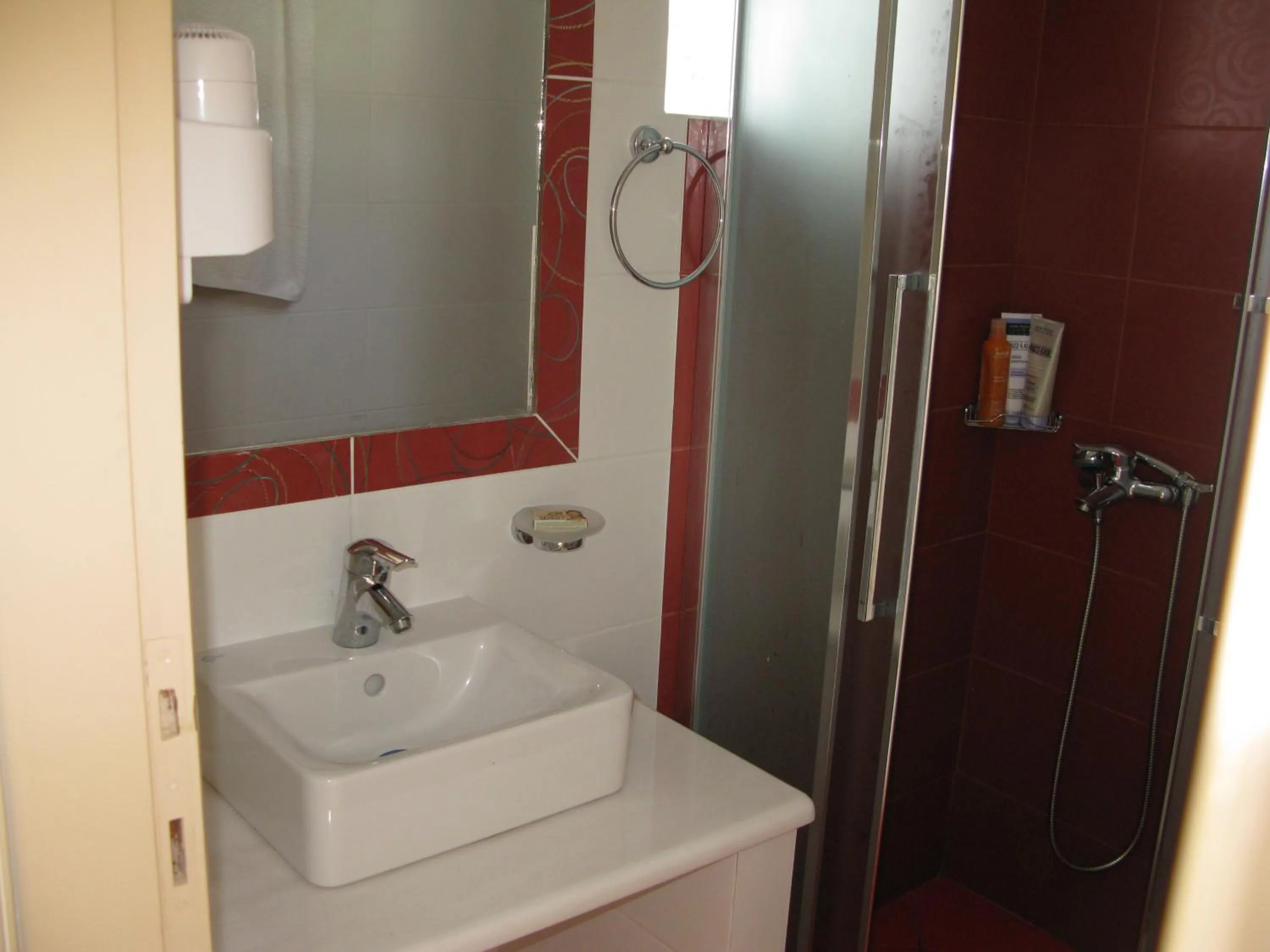 Shower in Pension Votsi