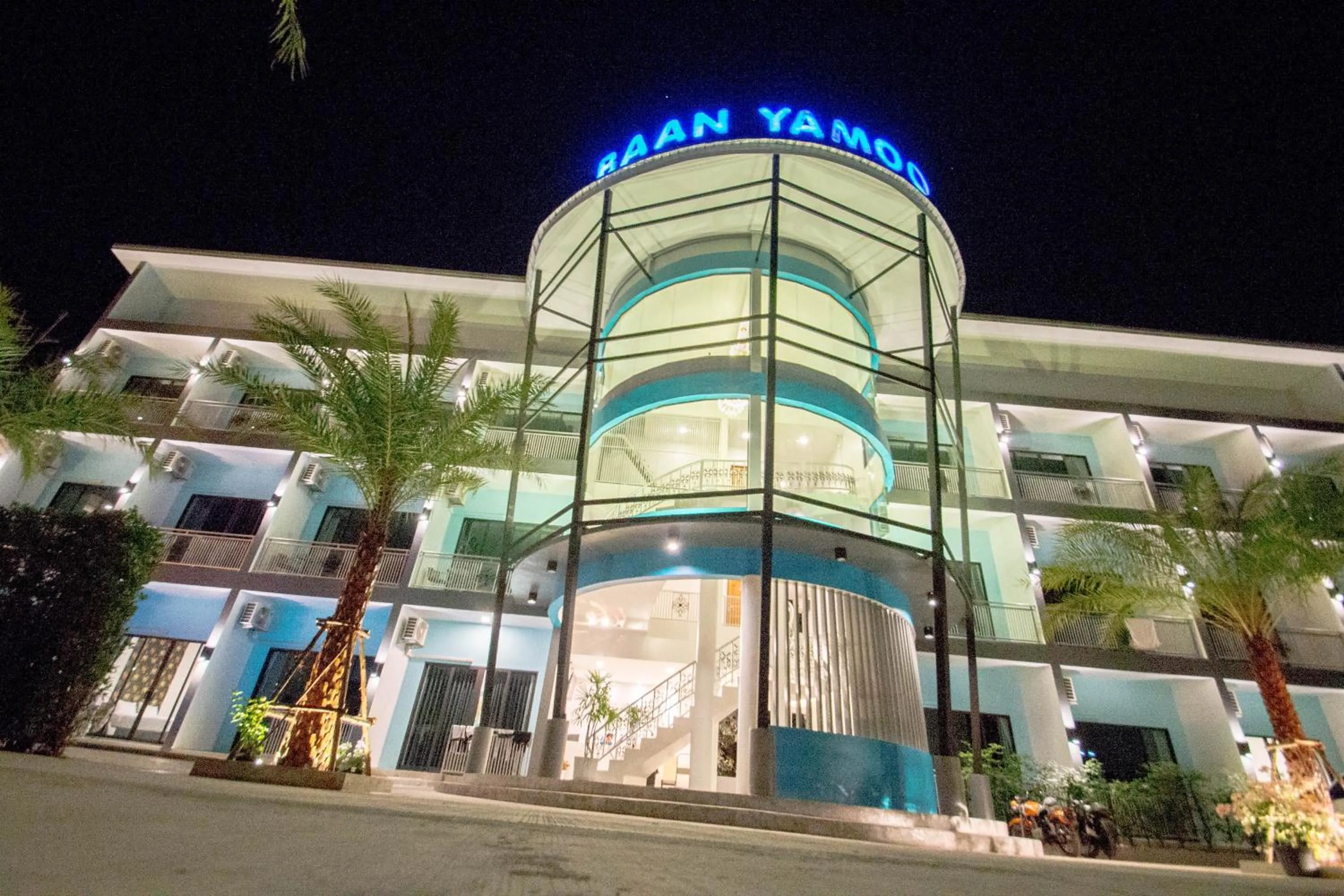 Facade/entrance in Baan Yamoo Ranong