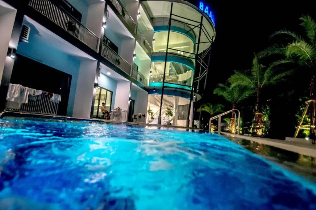 Pool view in Baan Yamoo Ranong