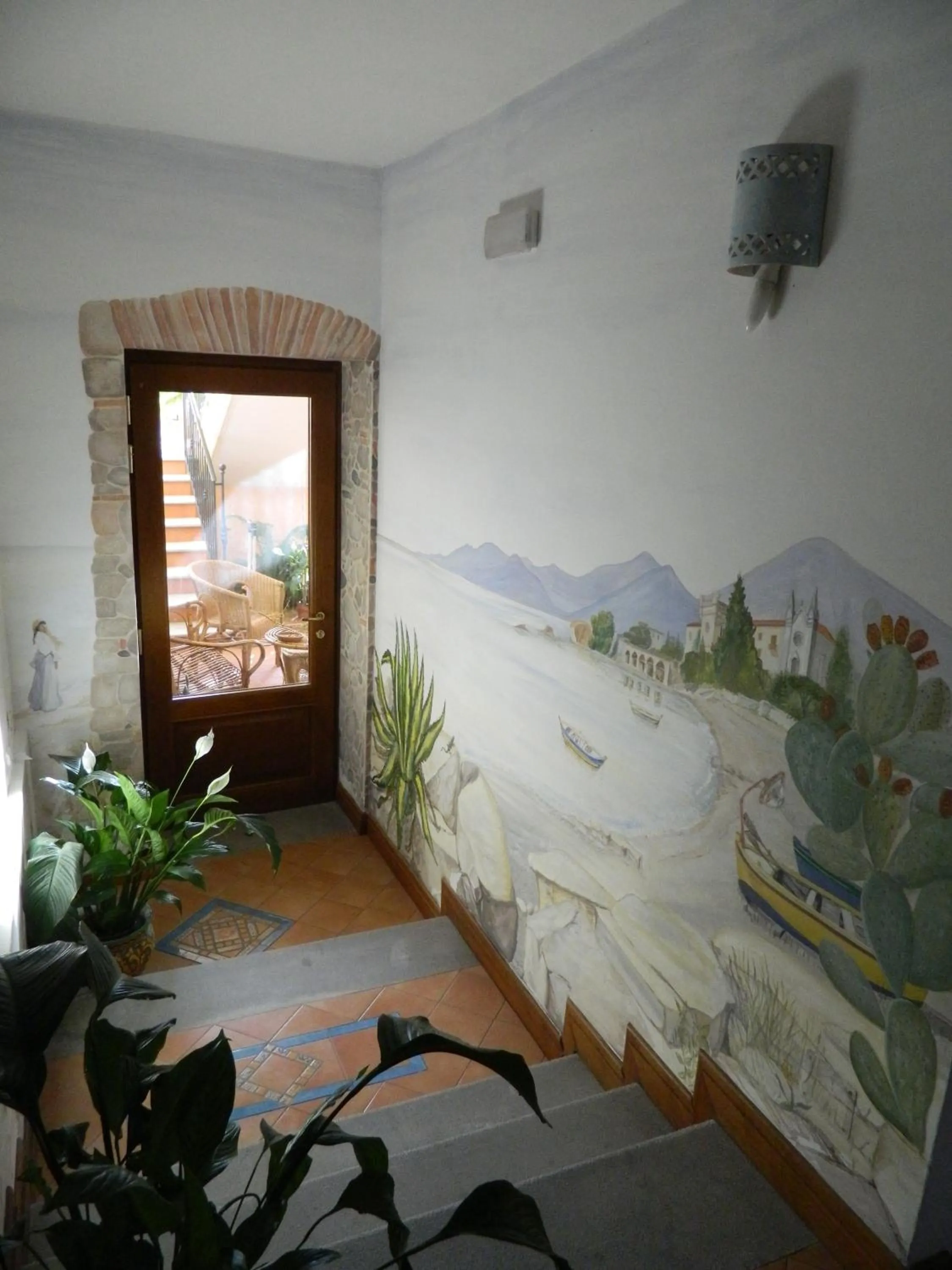 Decorative detail in Hotel Del Sole Al Plebiscito