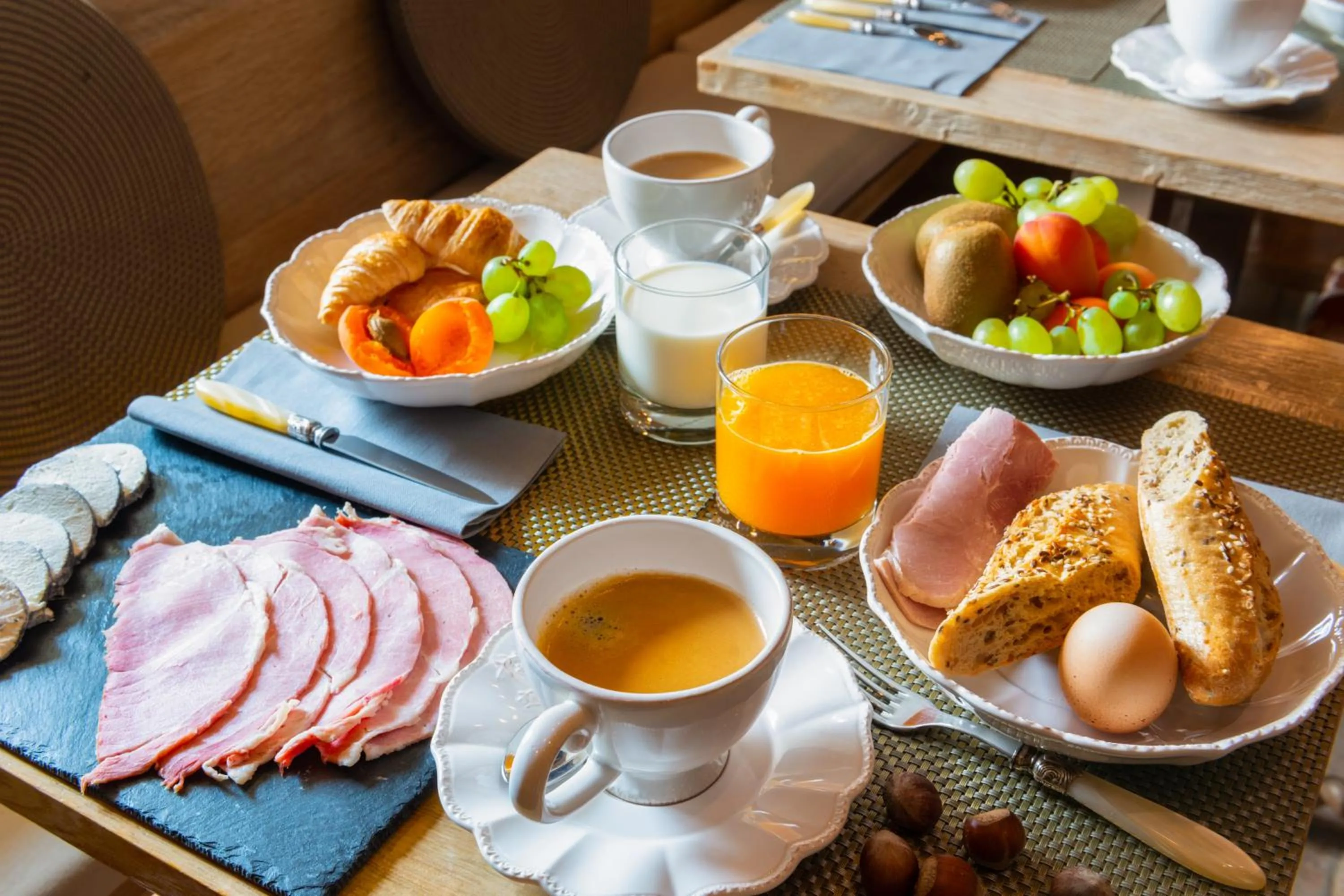 Breakfast in Hôtel du Château du Rivau